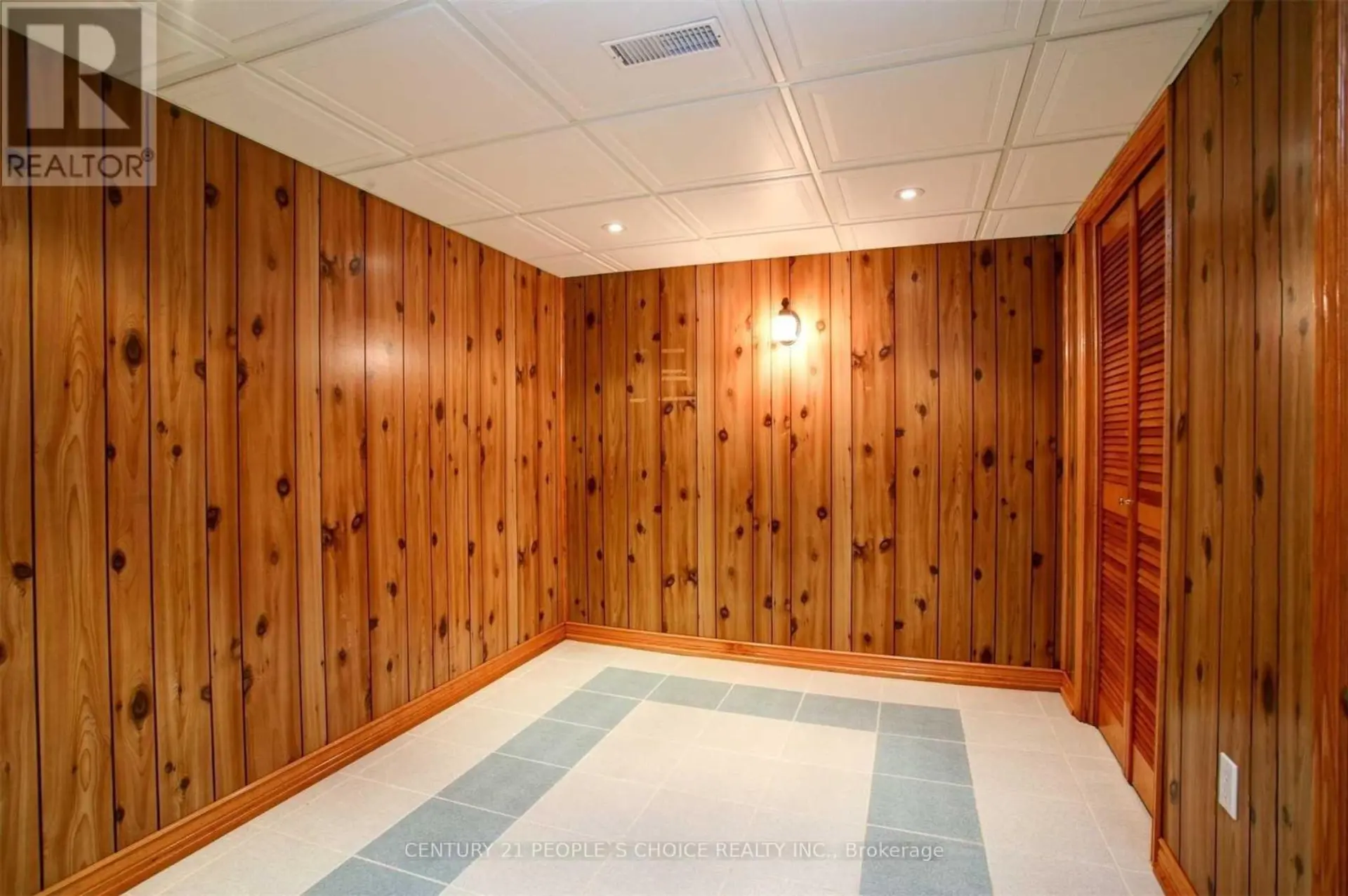 329 JEFFCOAT DRIVE - Image 4