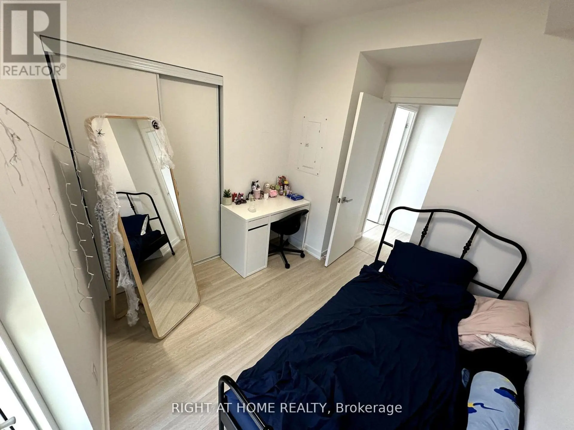 #903 30 TRETTI WAY - Image 11