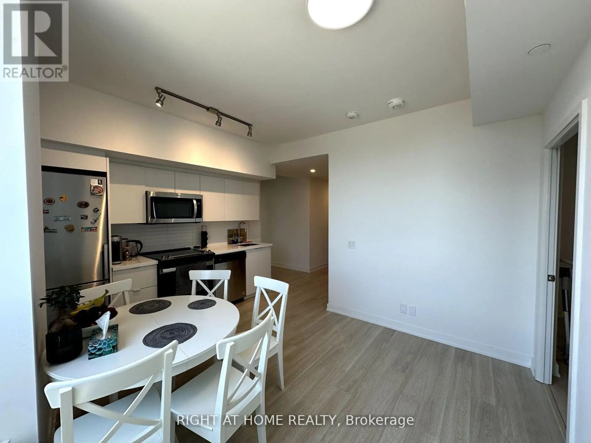 #903 30 TRETTI WAY - Image 2