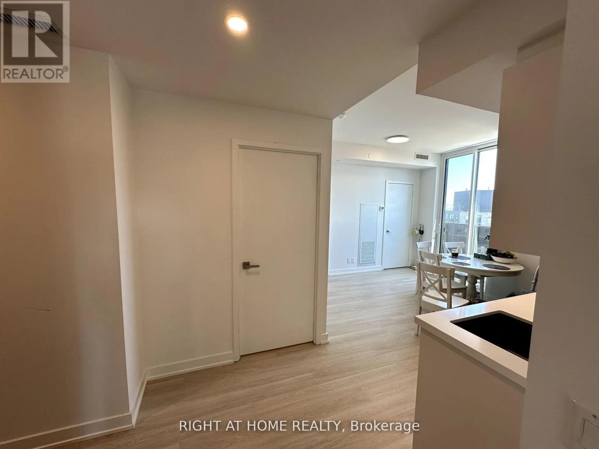 #903 30 TRETTI WAY - Image 4