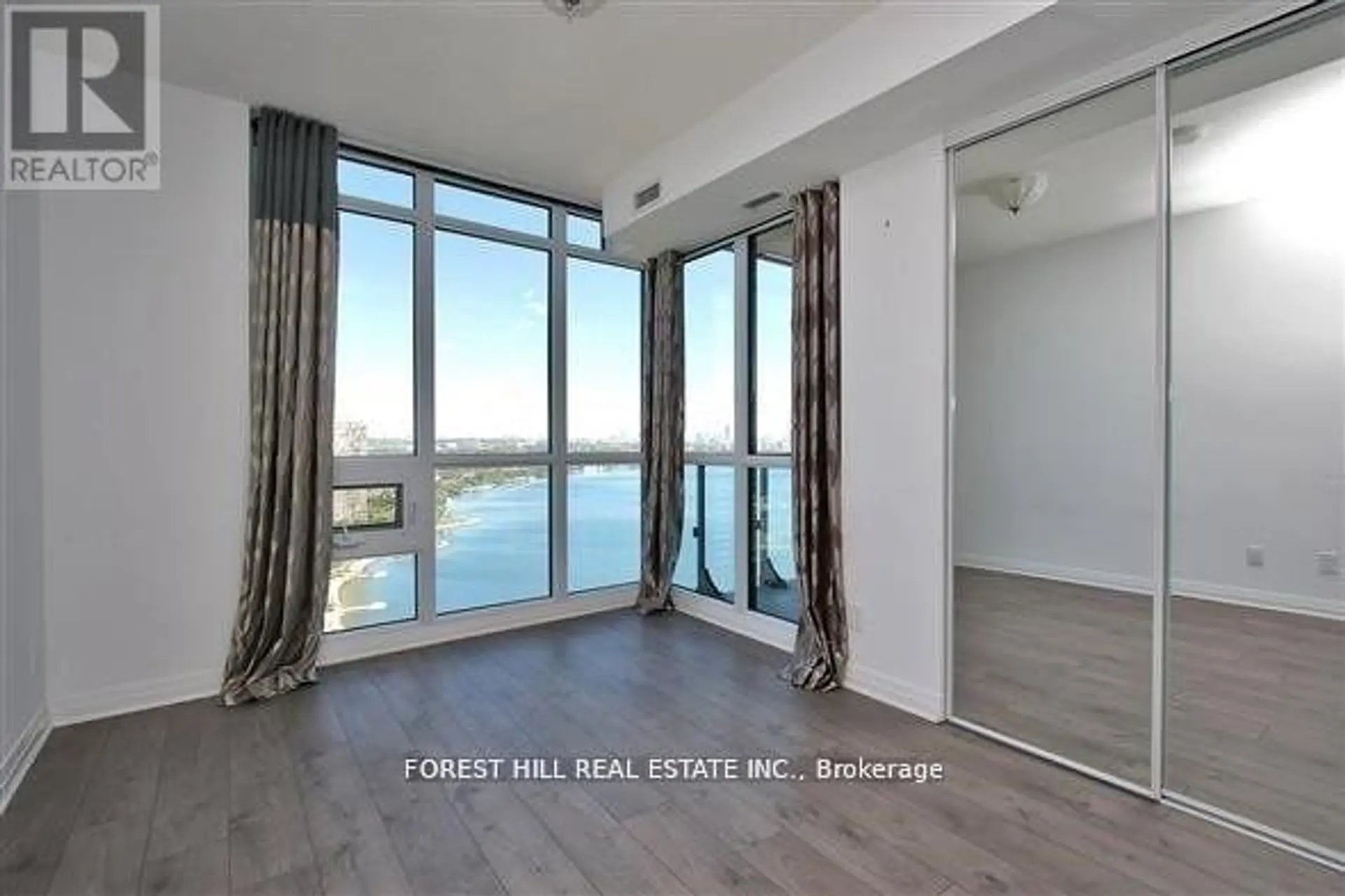 #3503 59 ANNIE CRAIG DRIVE - Image 4