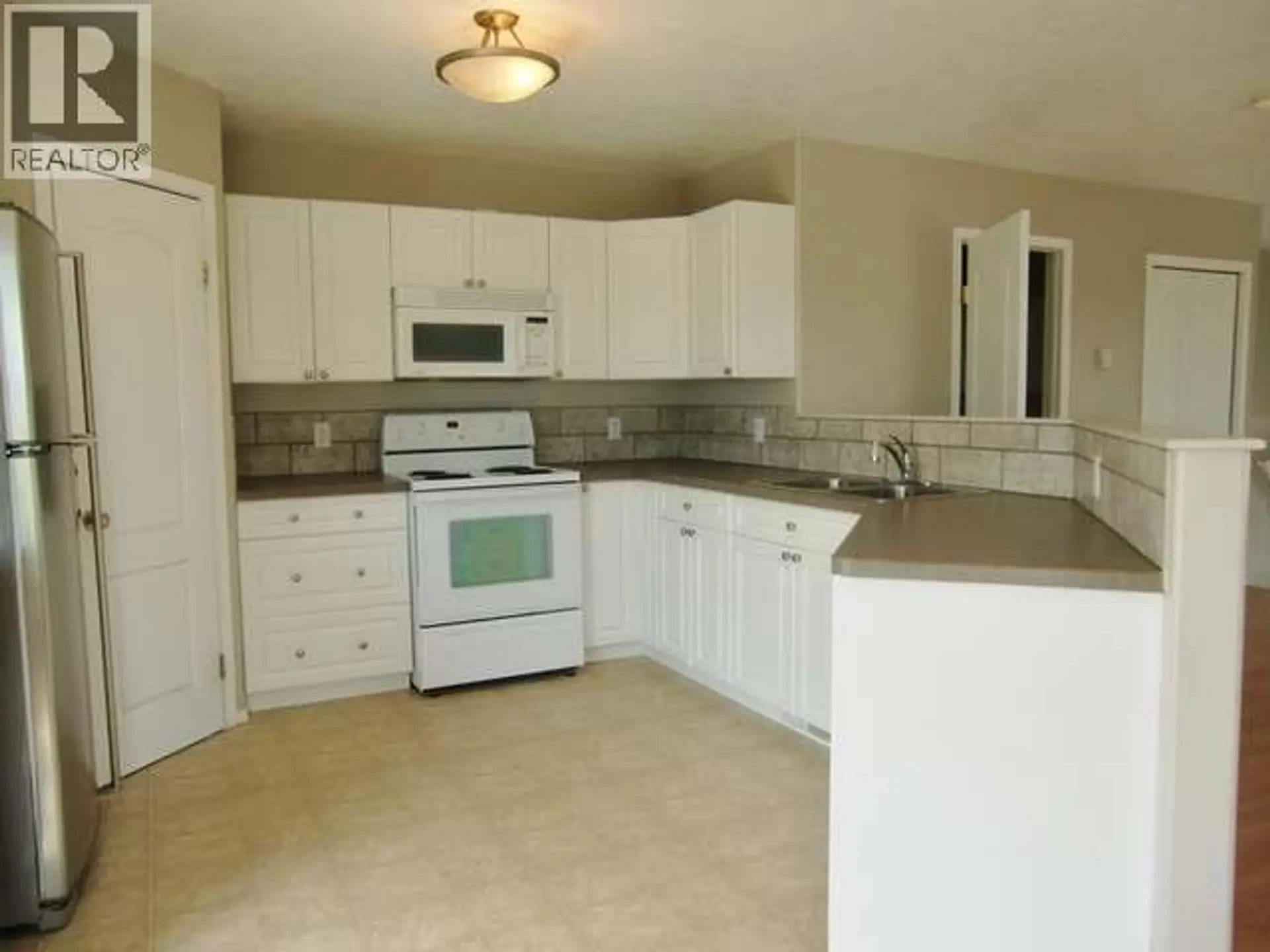 509 99 Avenue - Image 2