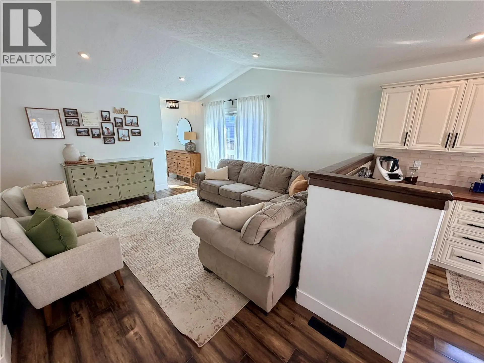 1327 101 Avenue - Image 6