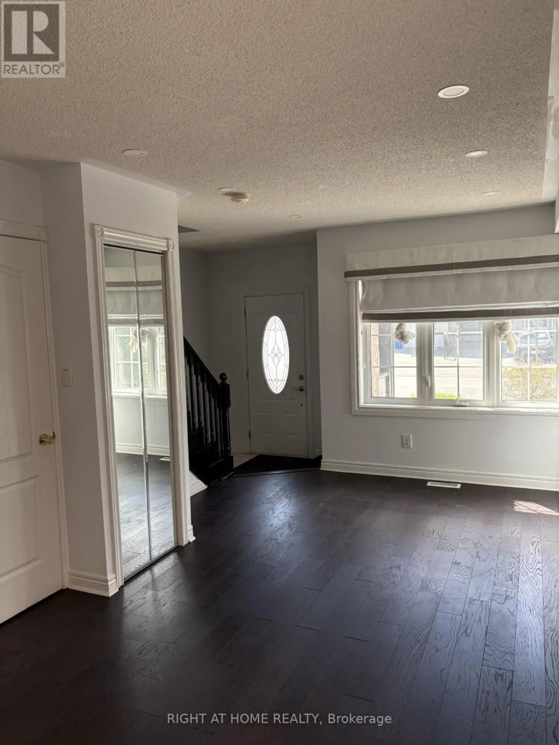 48 GRAND VALLEY BOULEVARD - Image 2