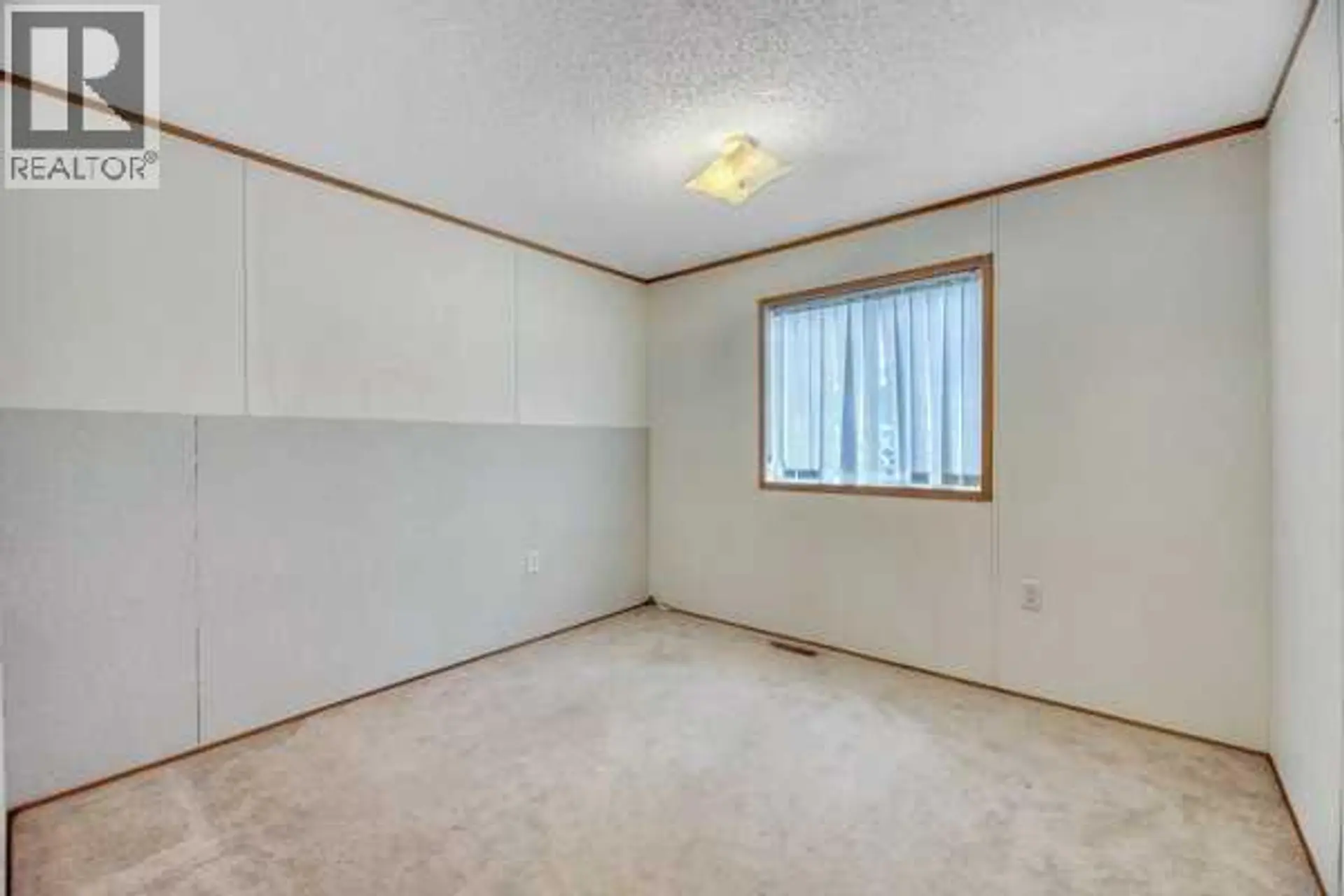 863 Brentwood Crescent - Image 14