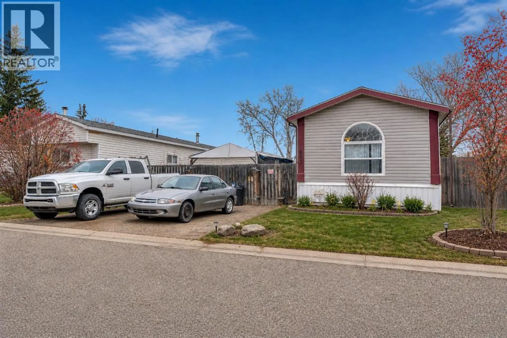 863 Brentwood Crescent - Image 1