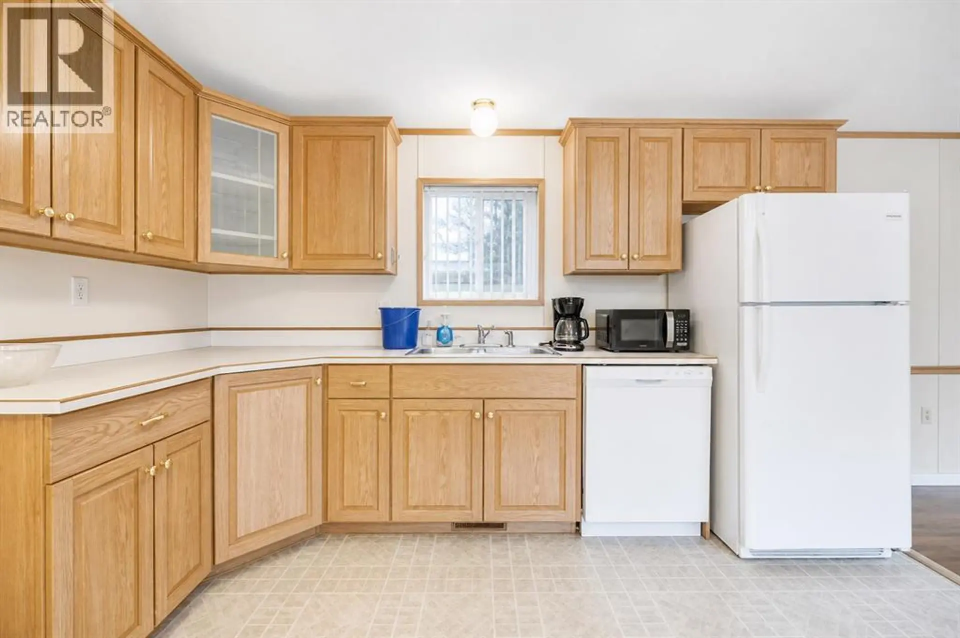 863 Brentwood Crescent - Image 7