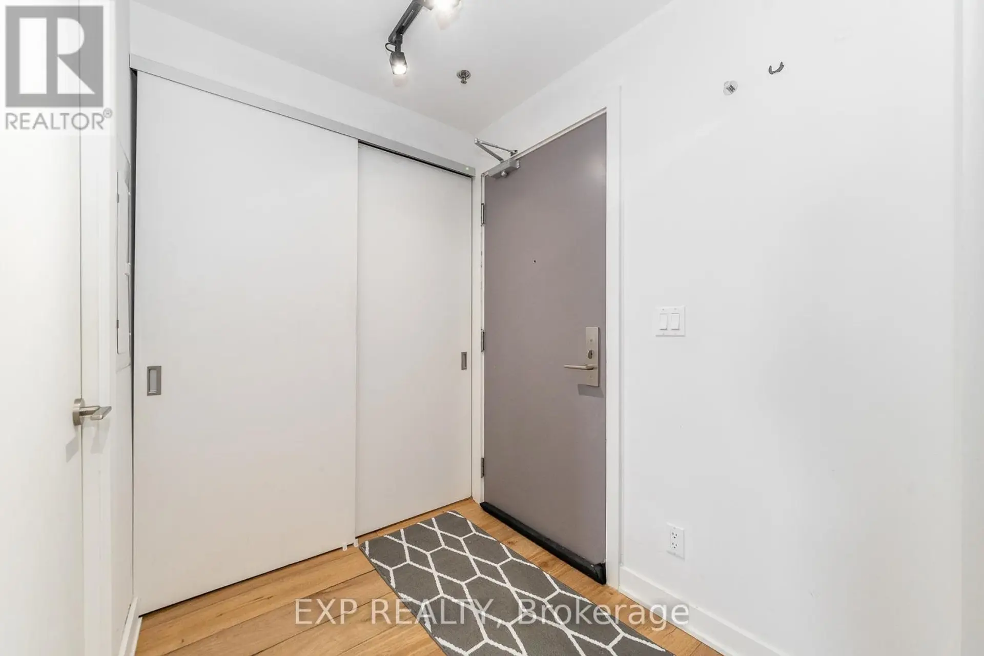#1102 203 CATHERINE STREET - Image 5