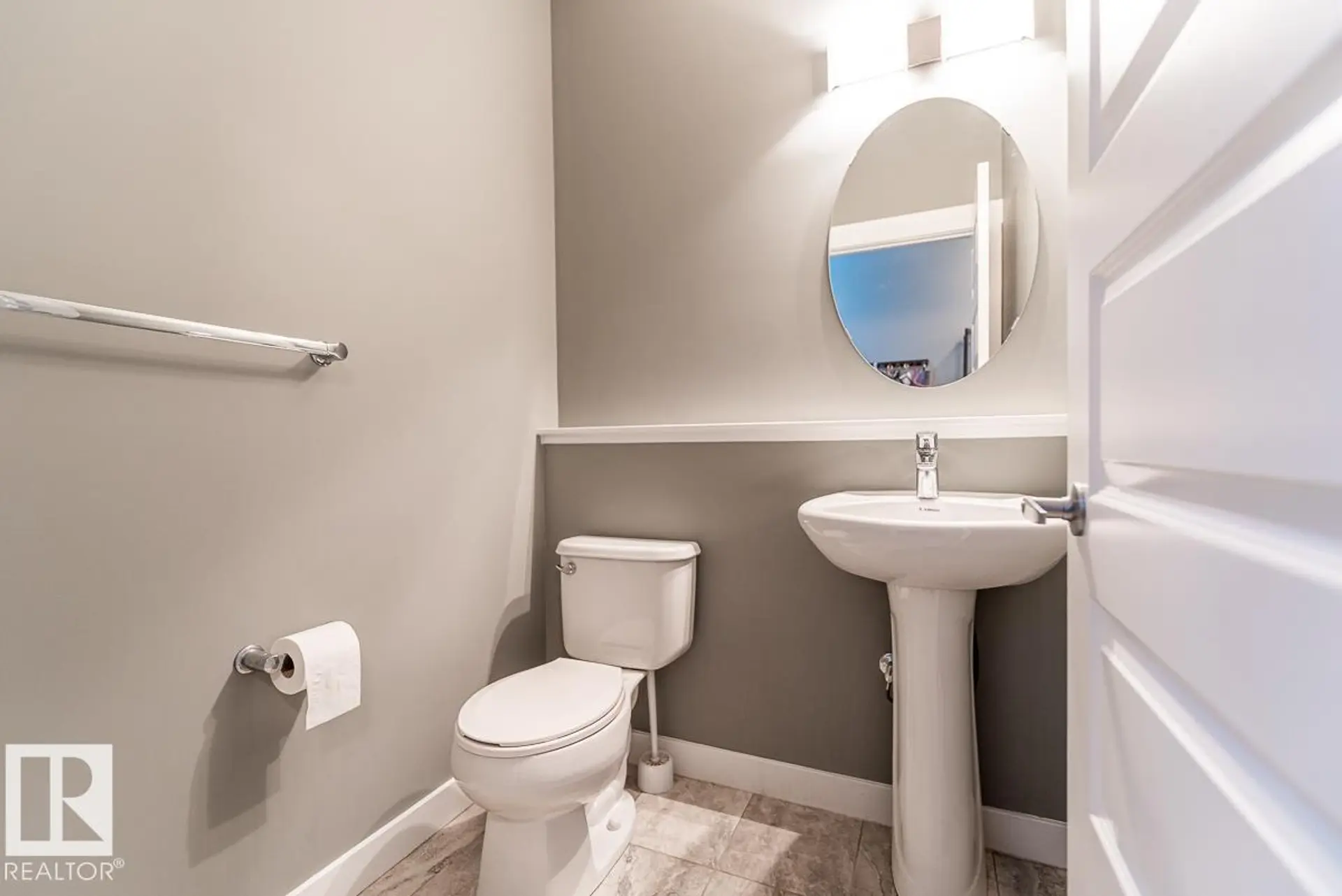 9748 205 ST NW - Image 17