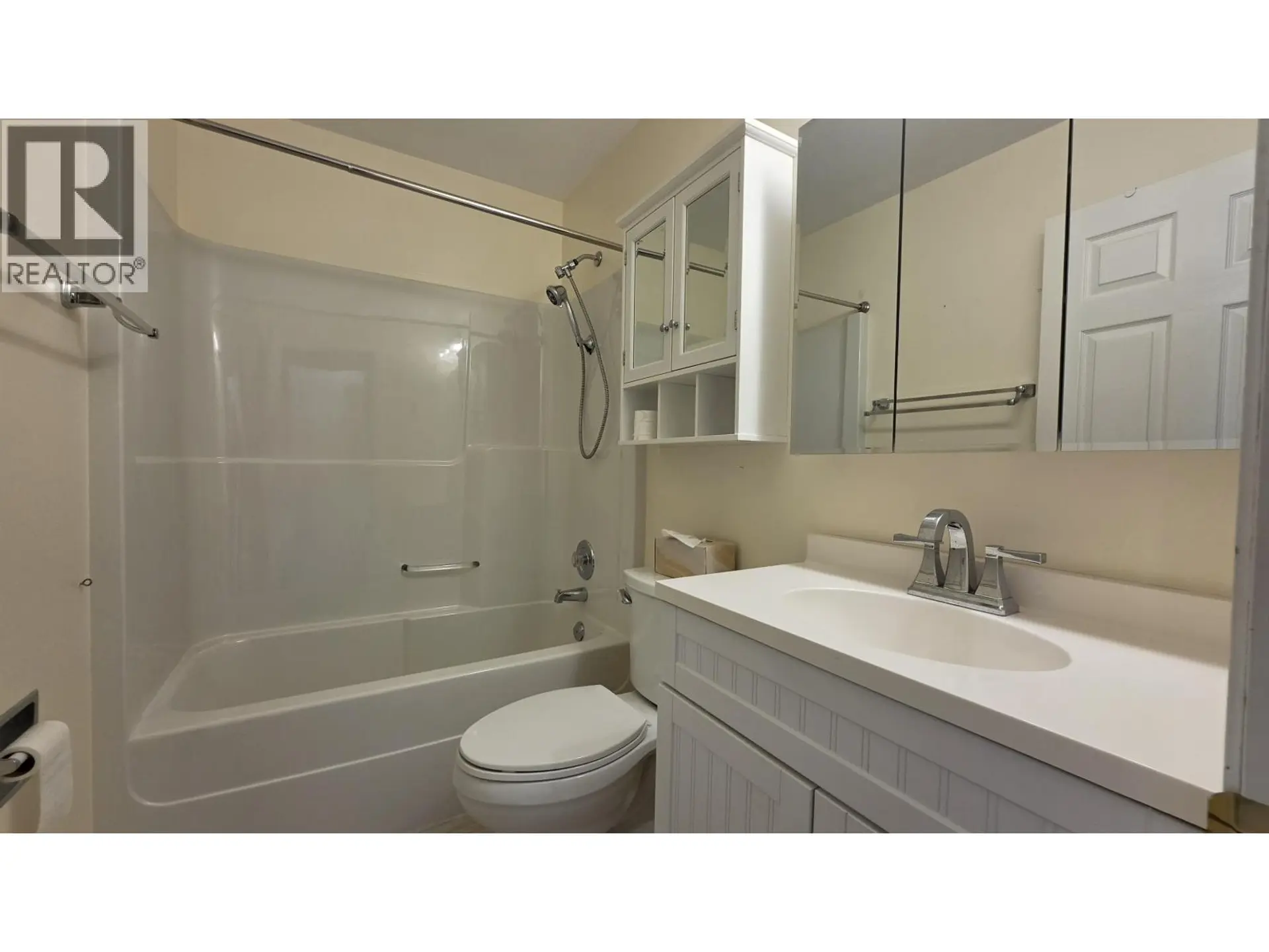 #301 1693 6TH AVENUE - Image 12