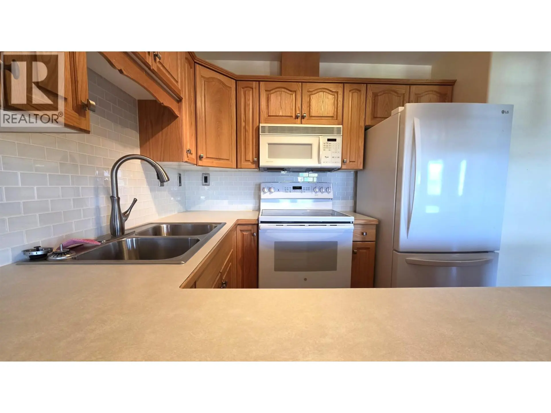 #301 1693 6TH AVENUE - Image 6