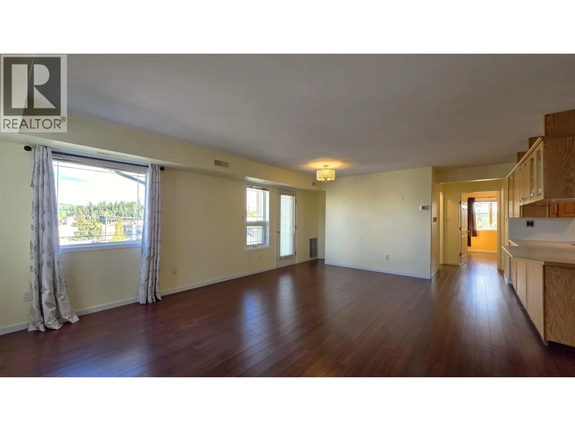 #301 1693 6TH AVENUE - Image 9