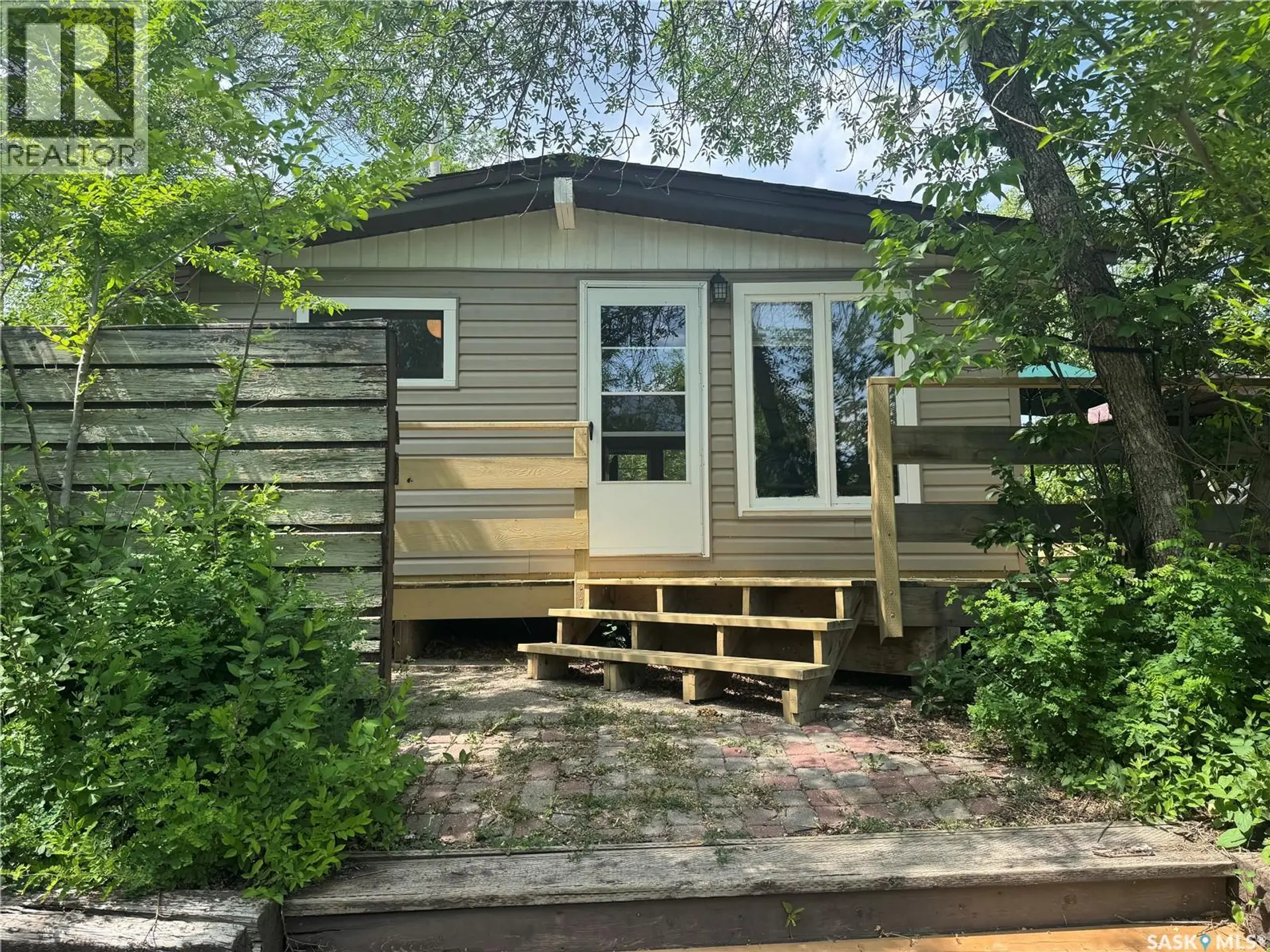 1192 Grand AVENUE - Image 1