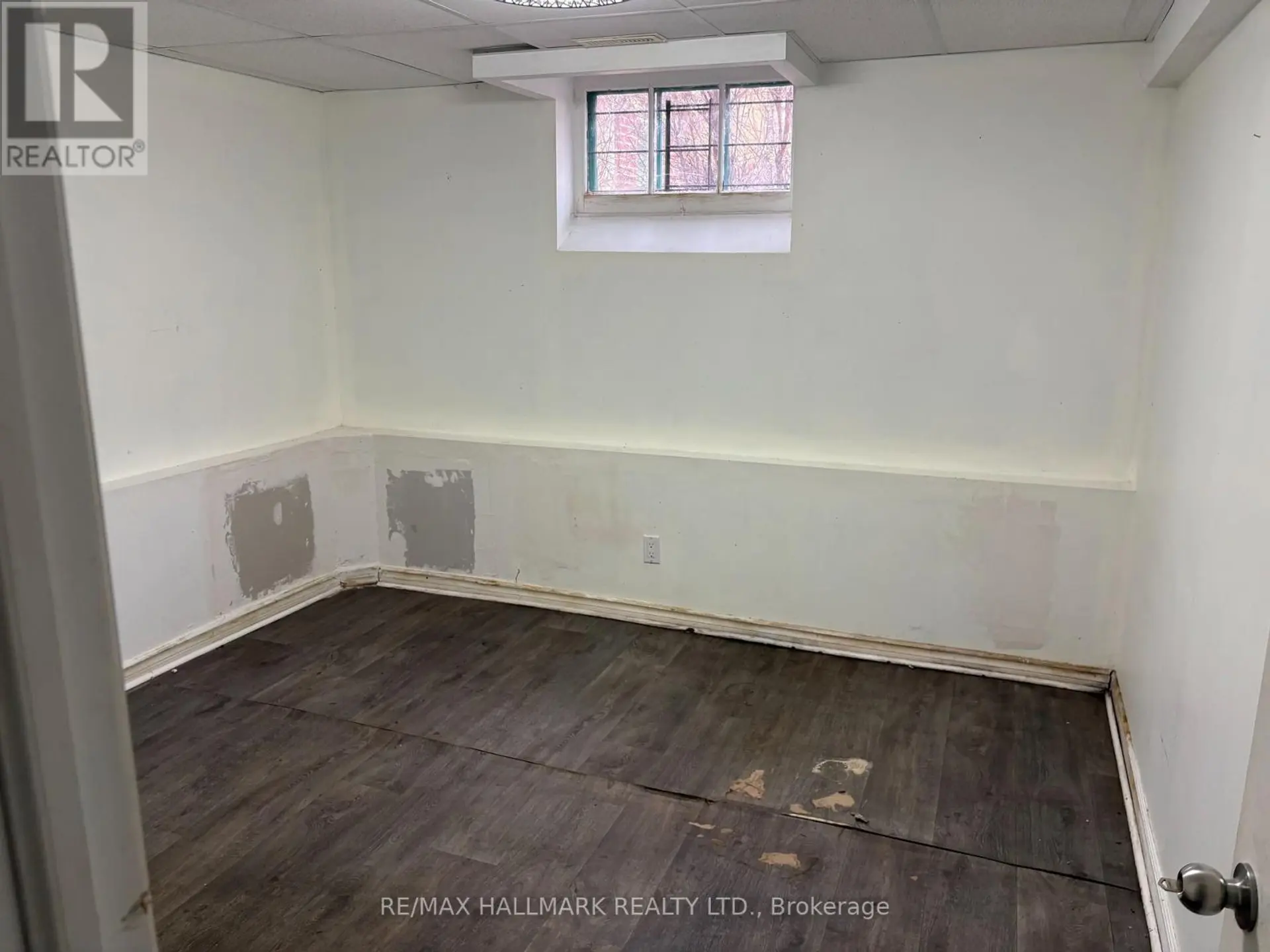 64 DALE AVENUE - Image 12