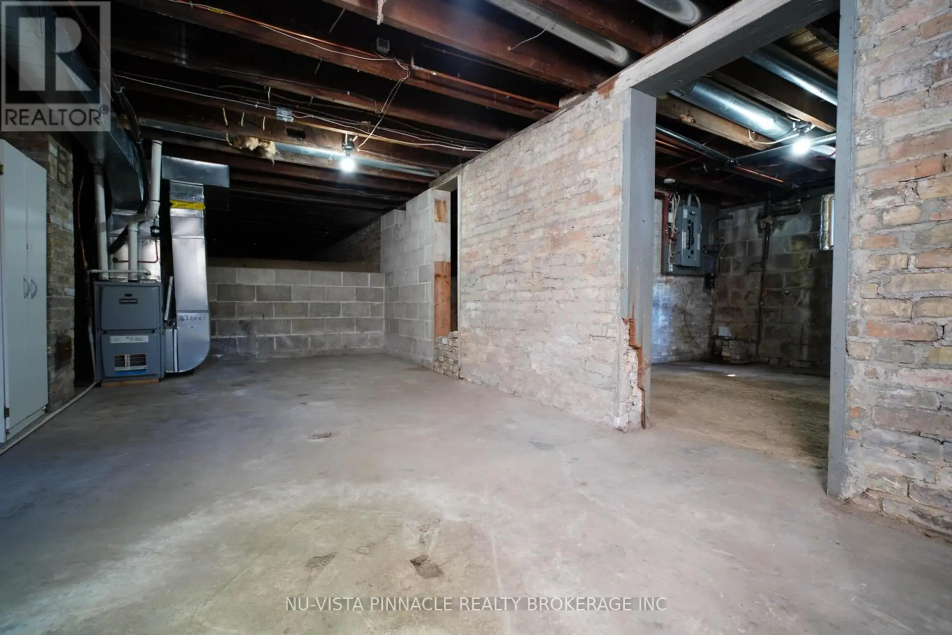 571 DUFFERIN AVENUE - Image 17