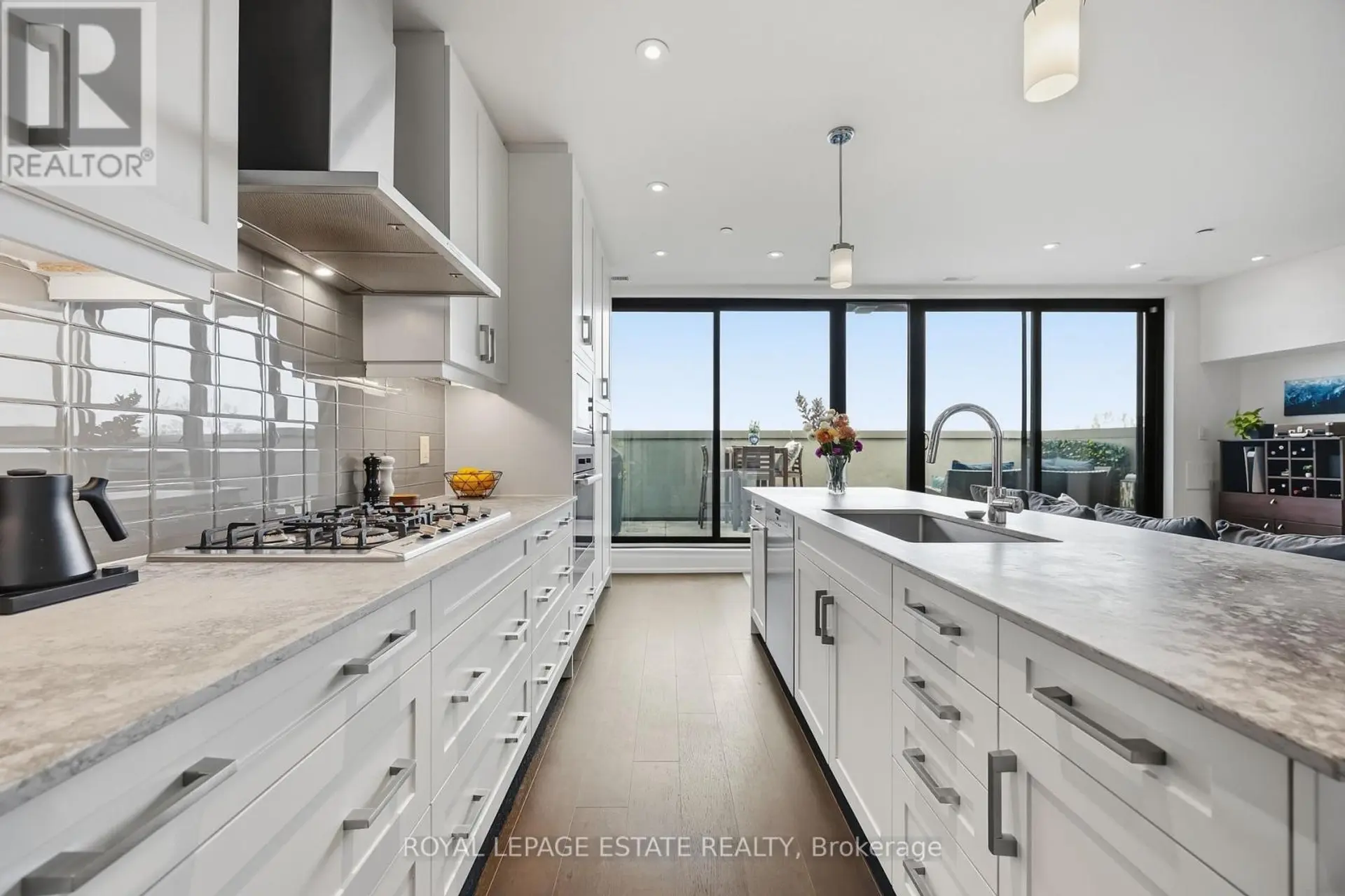 #511 365 BEECH AVENUE - Image 9