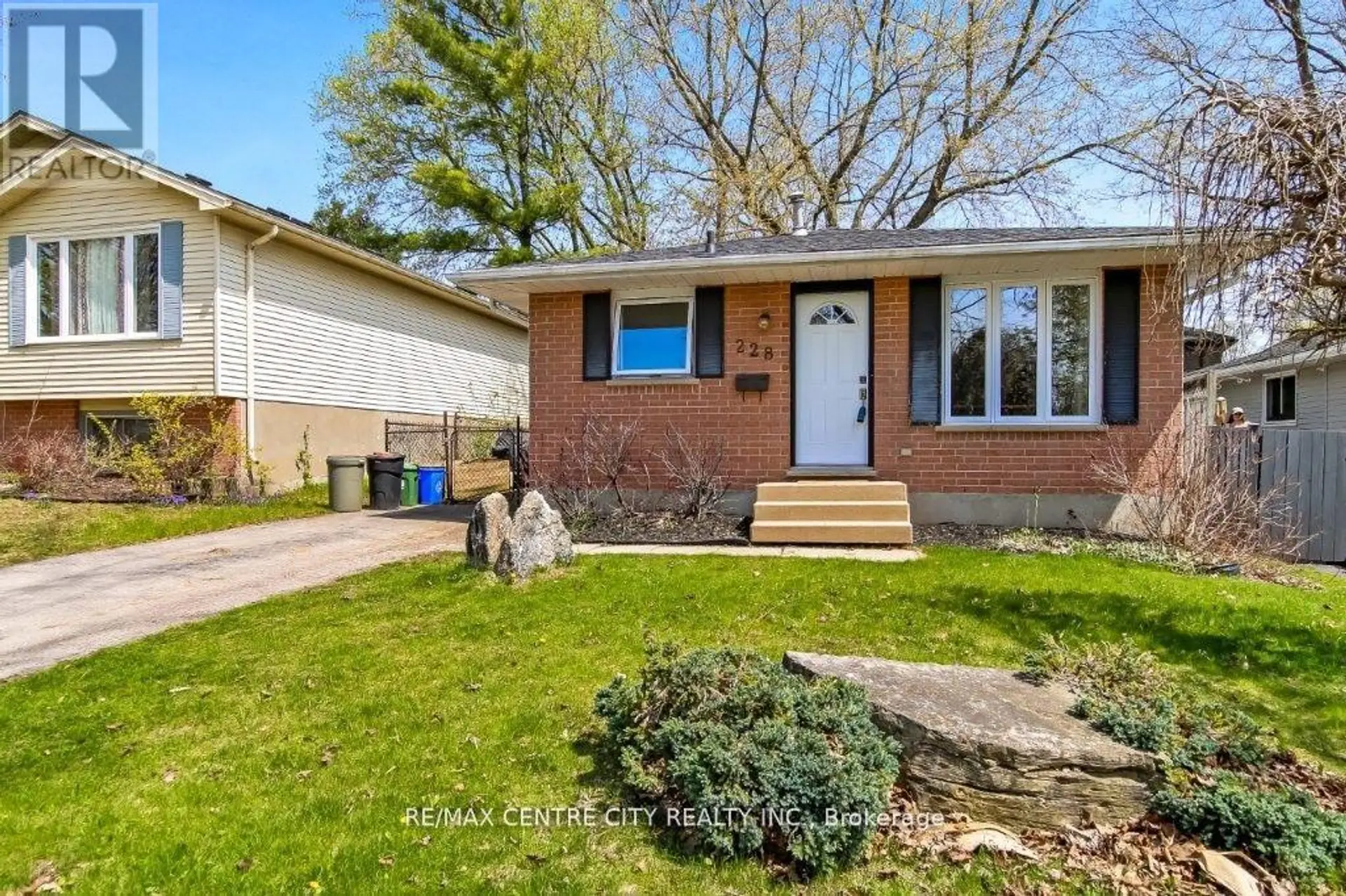 228 POCHARD LANE - Image 1