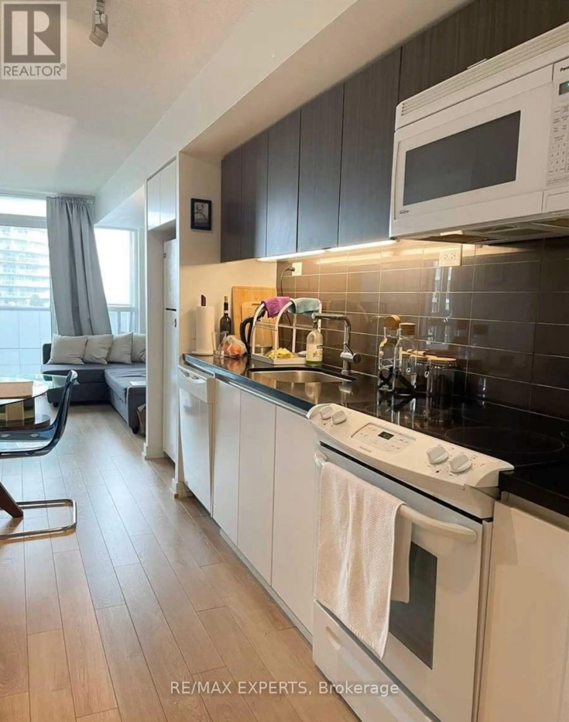 #805 85 QUEENS WHARF ROAD - Image 5