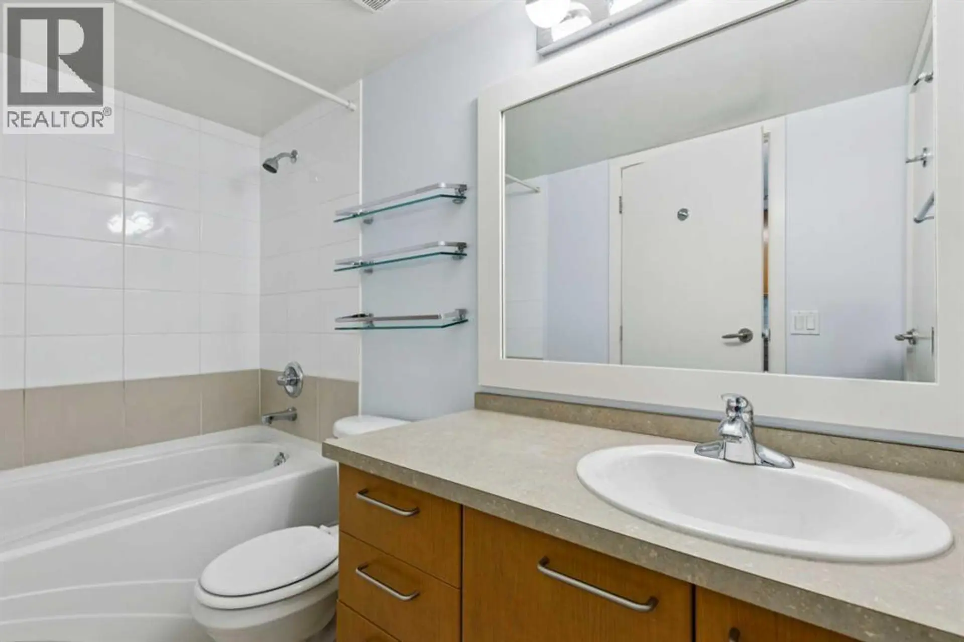 #205 35 Richard Court SW - Image 12