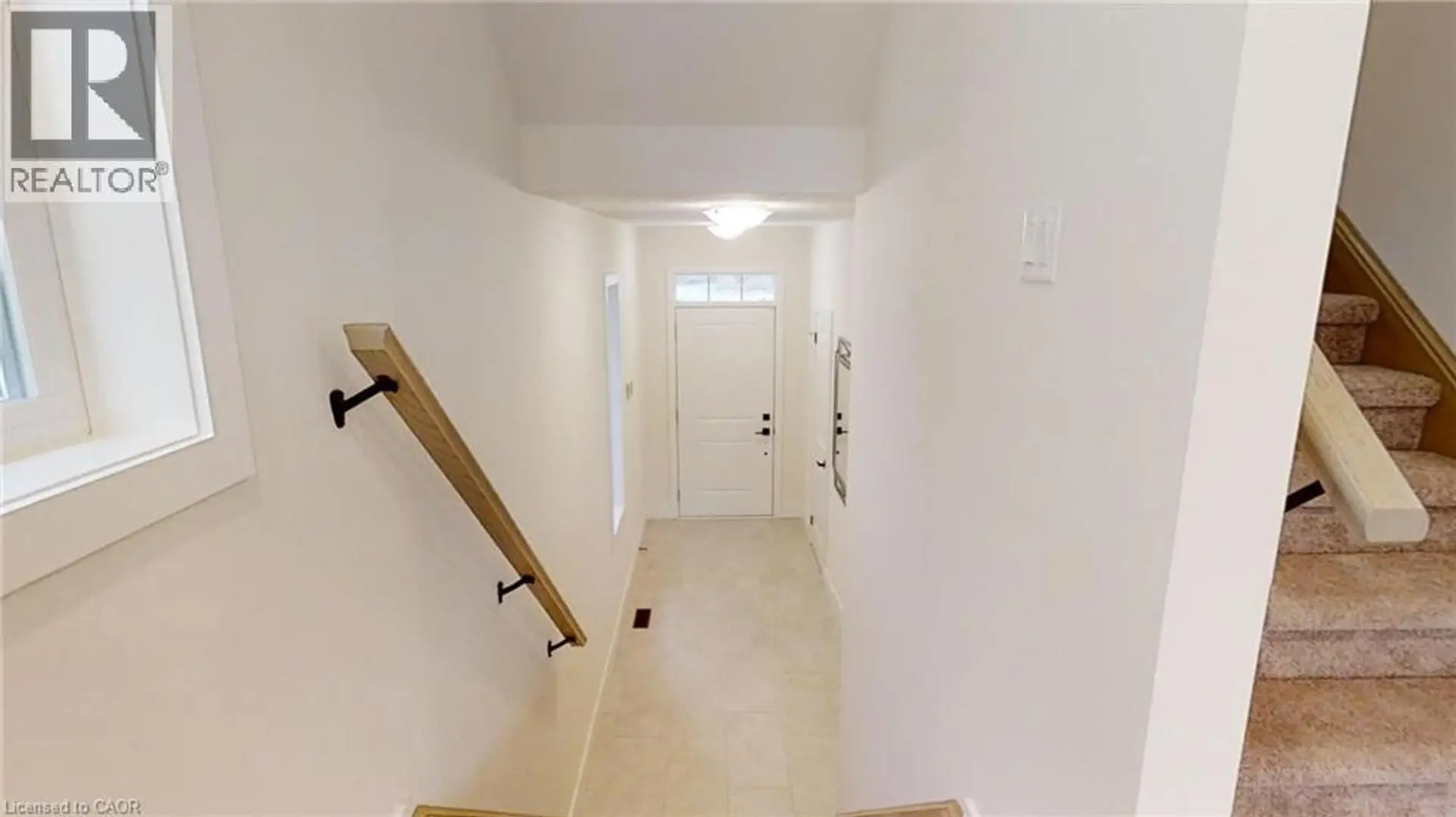 9 CHRISTOPHER Court - Image 2