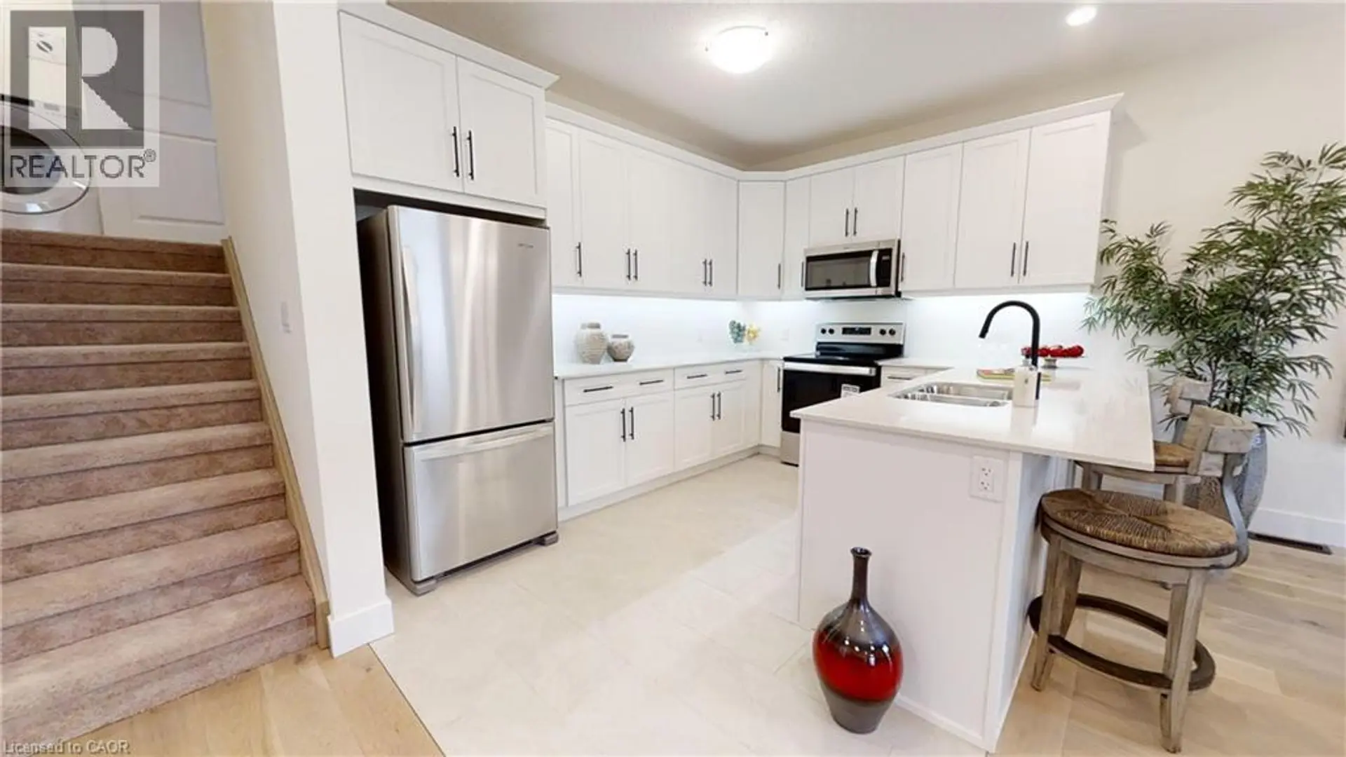 9 CHRISTOPHER Court - Image 7