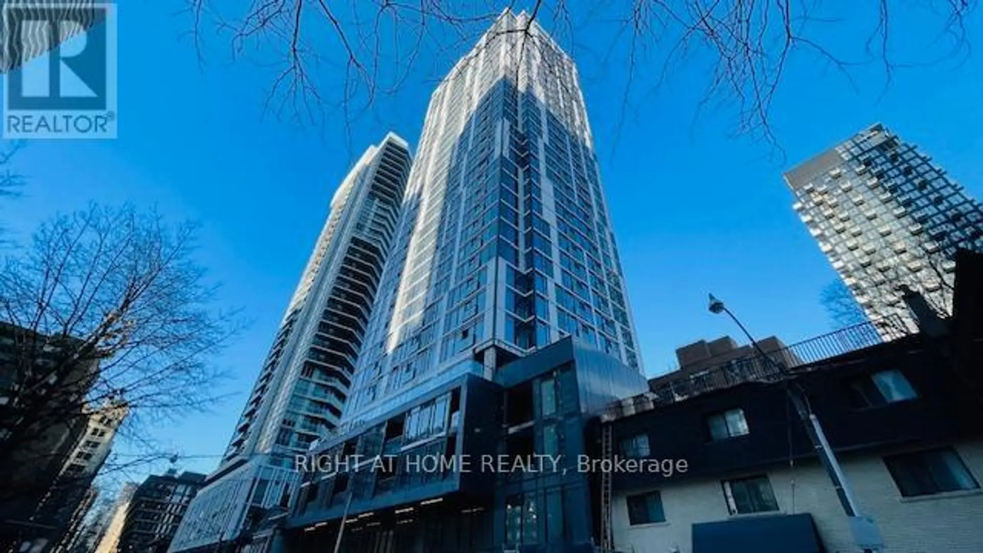 #1905 65 MUTUAL STREET - Image 1