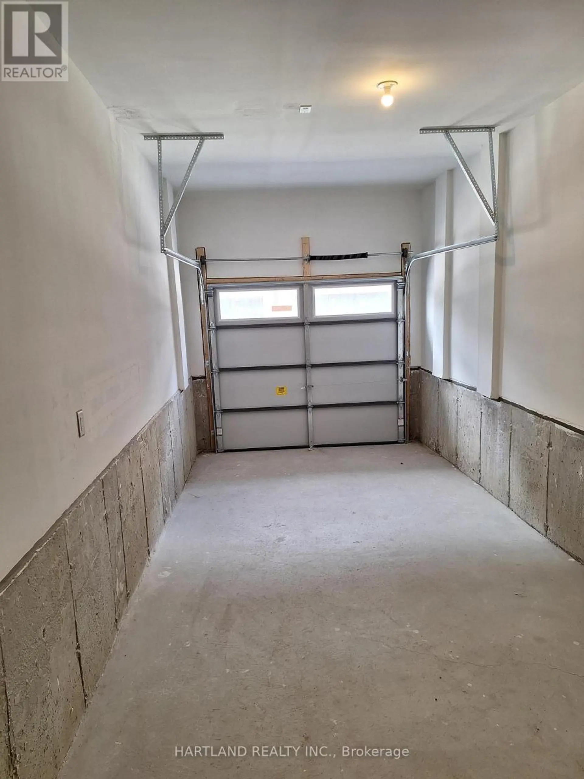 #1409 1695 DERSAN STREET - Image 17