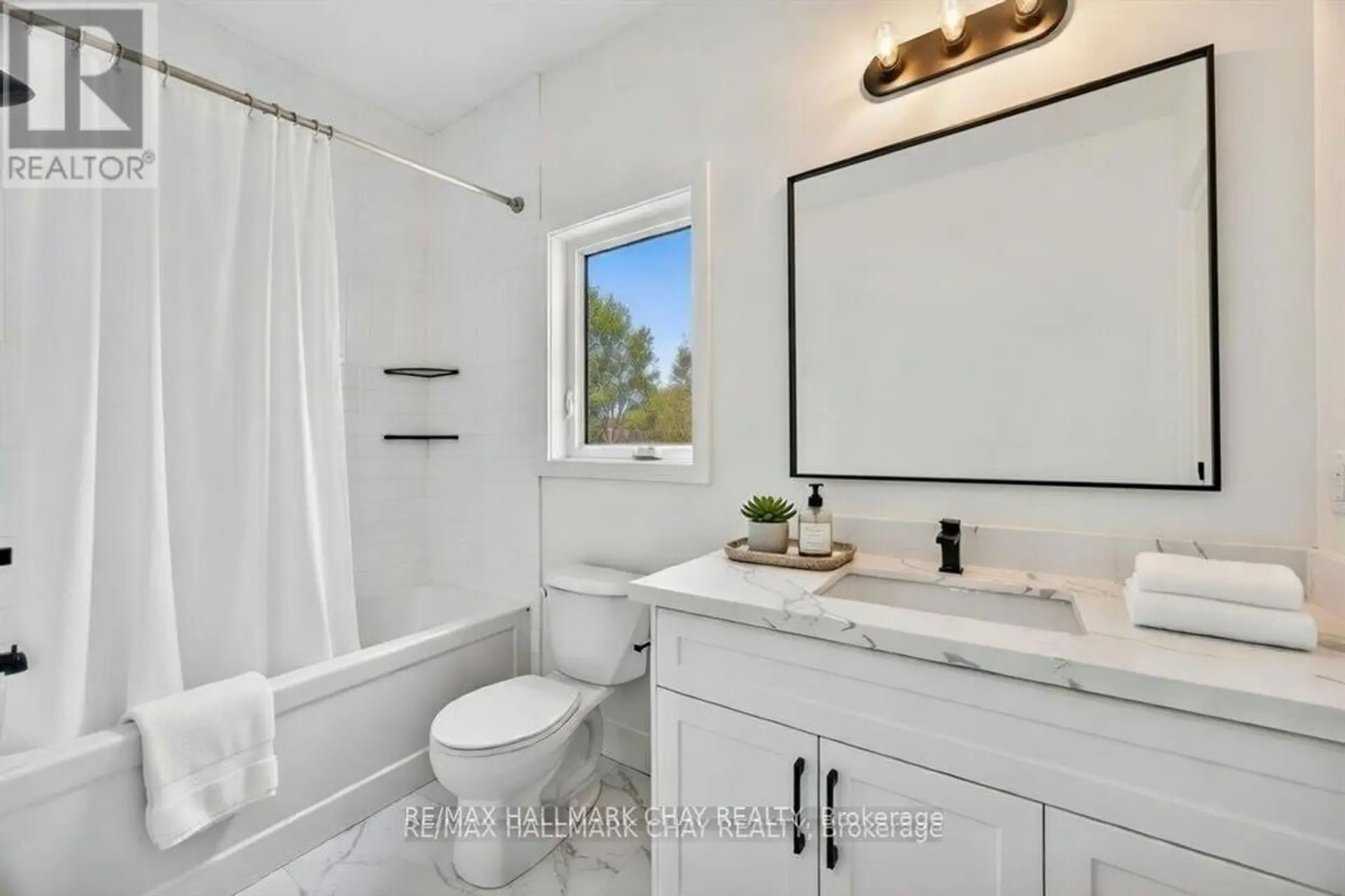 28 ROSE AVENUE - Image 10