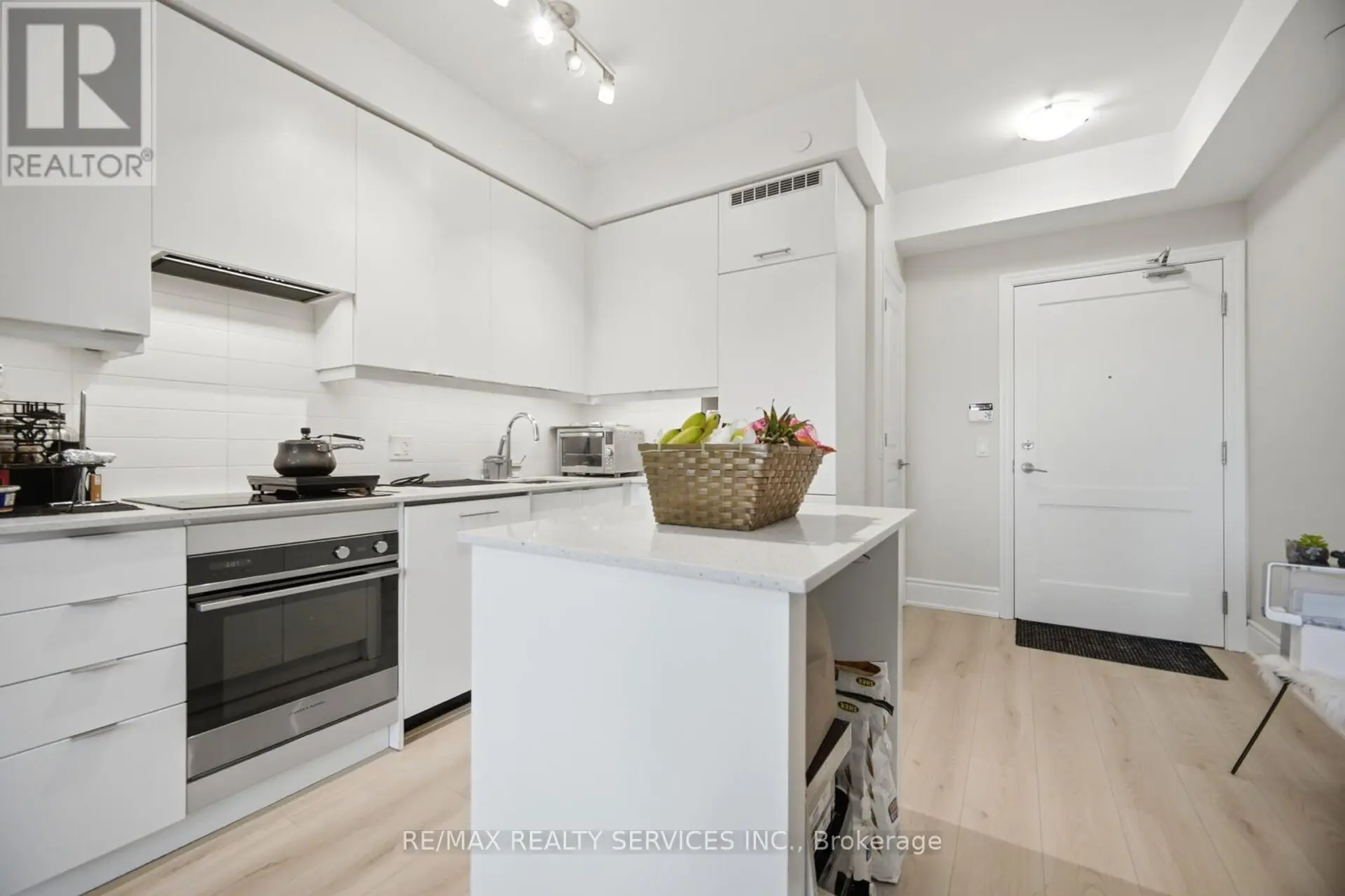 #1811 30 ELM DRIVE W - Image 10