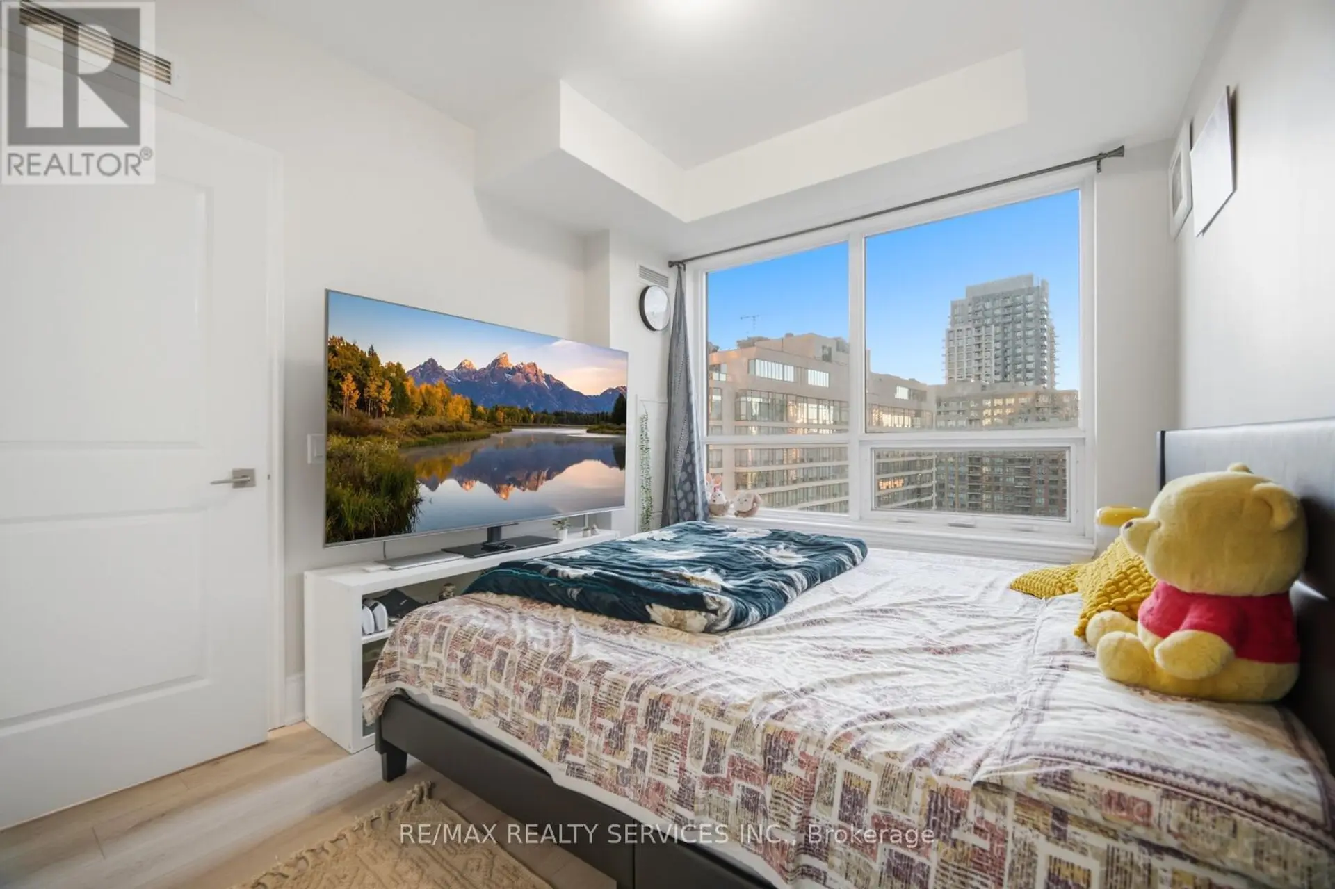 #1811 30 ELM DRIVE W - Image 12