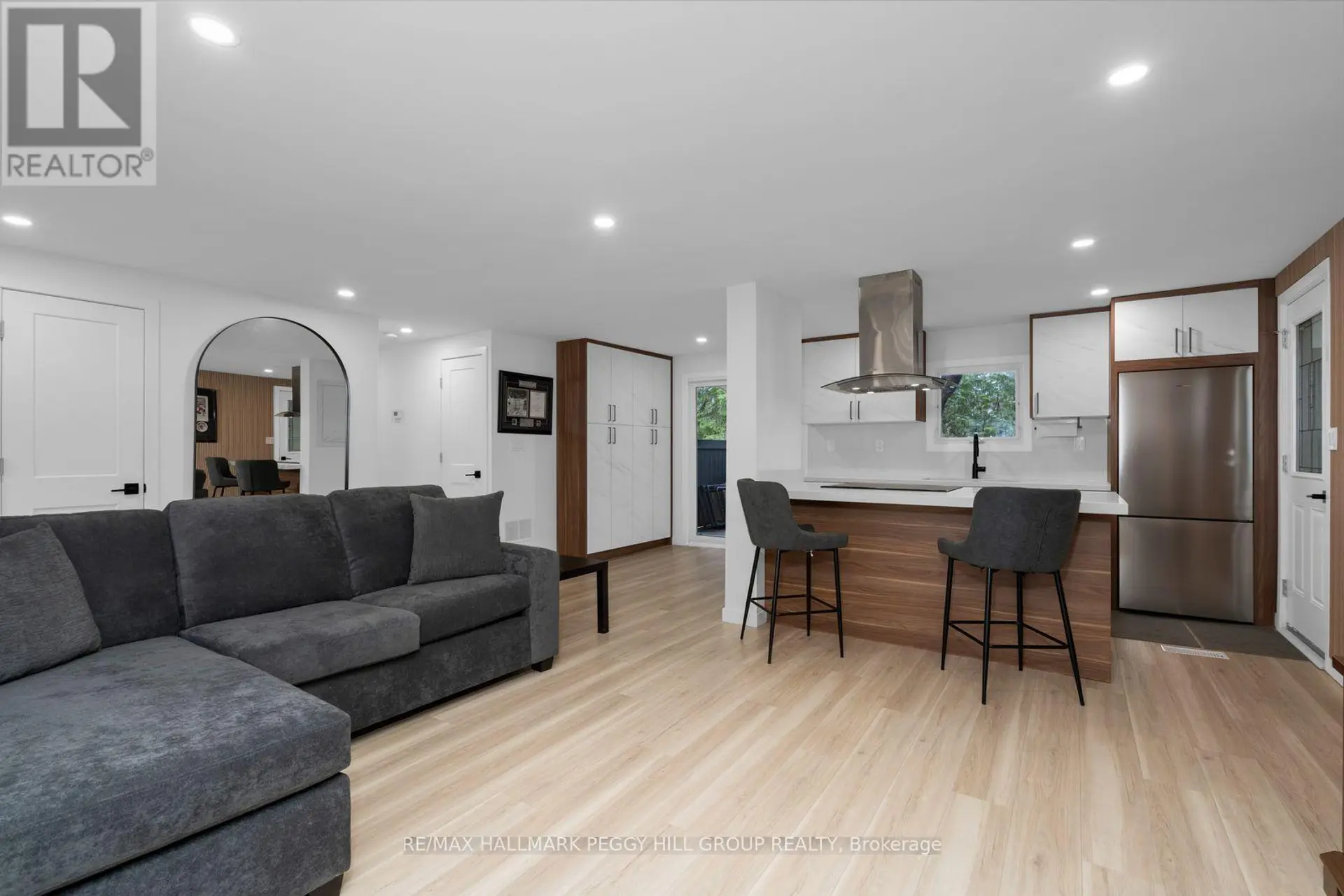 15 CHERRYWOOD LANE - Image 2