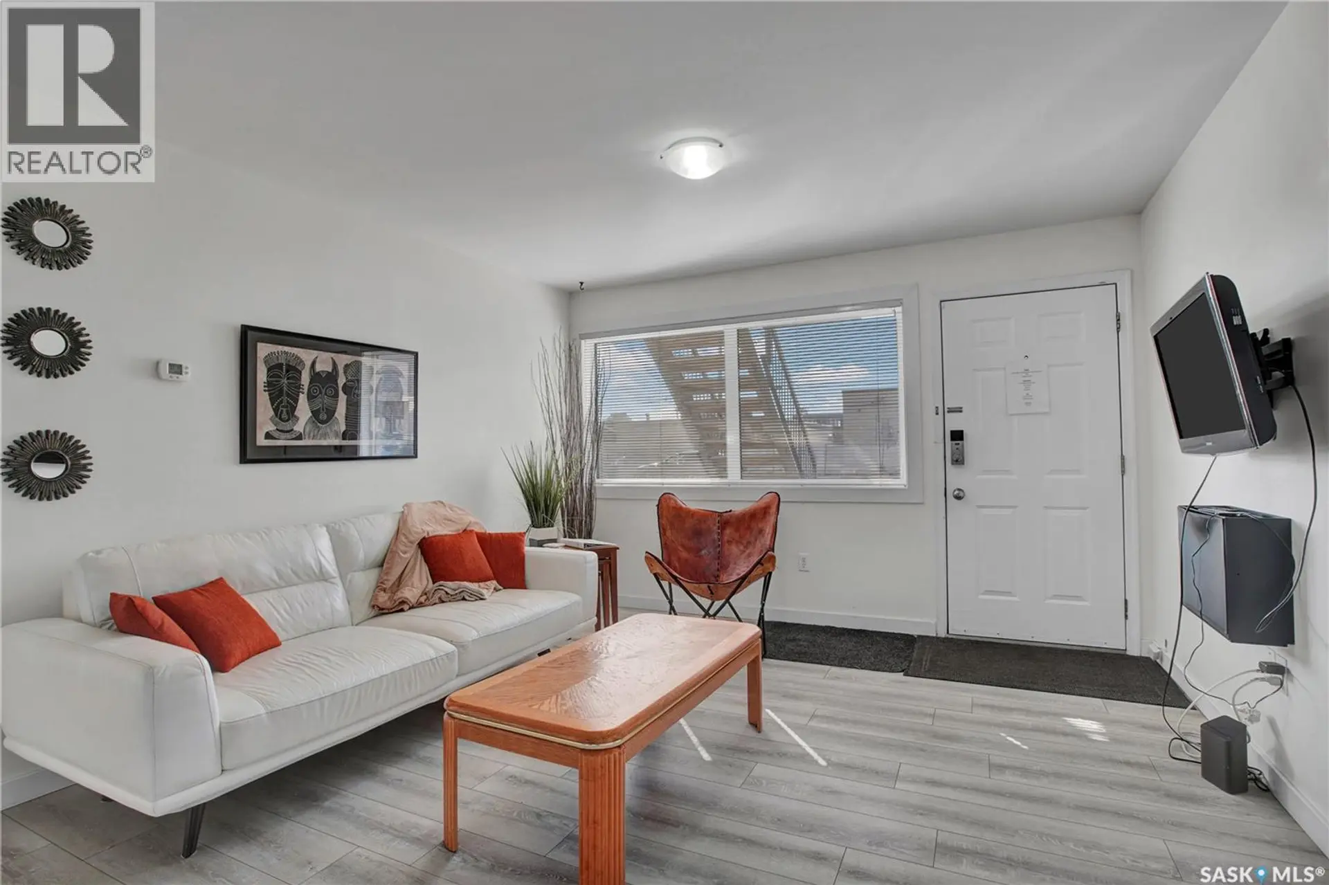#103 120 C AVENUE N - Image 2
