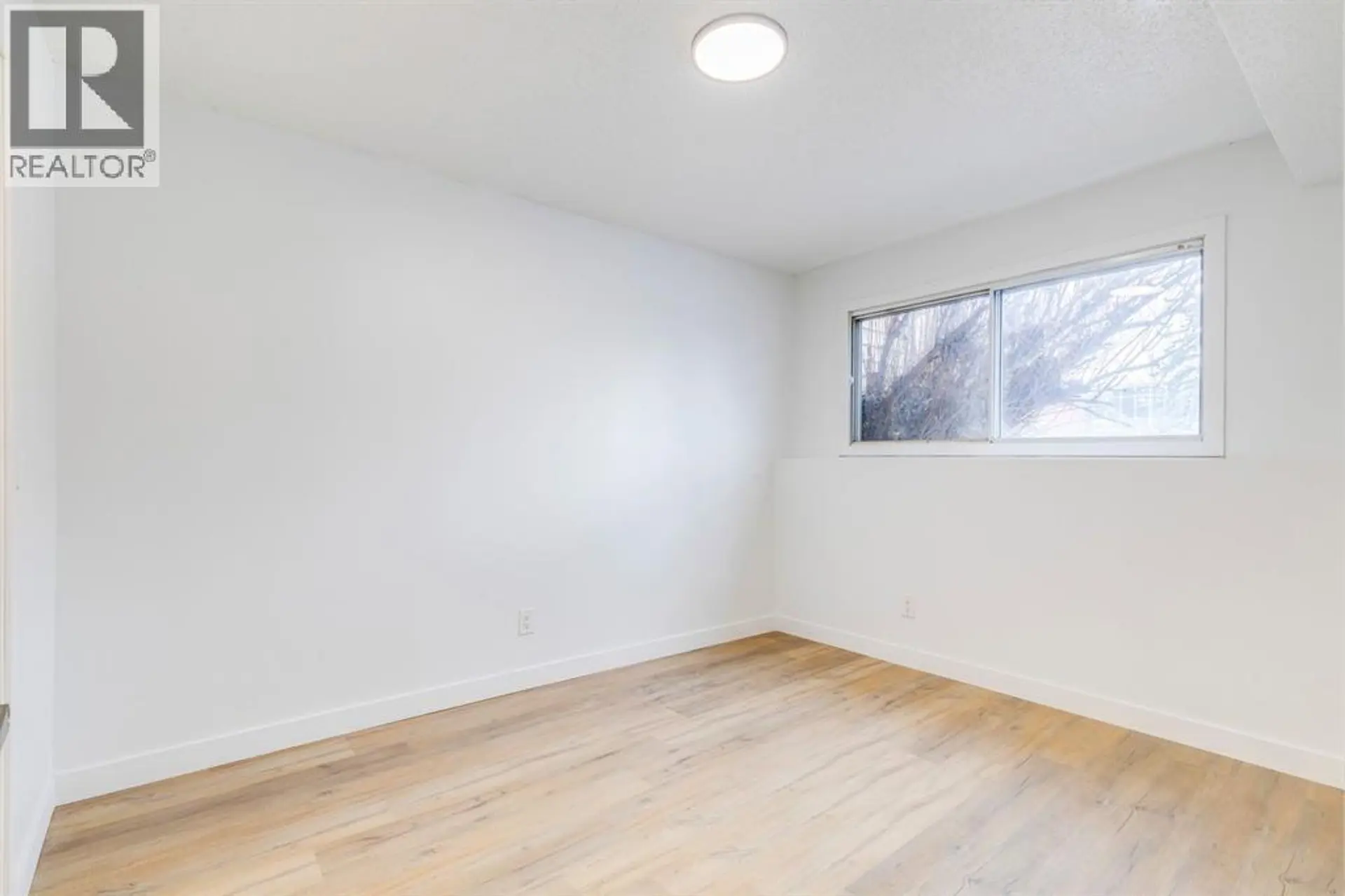#B 1415 44 Street SE - Image 12