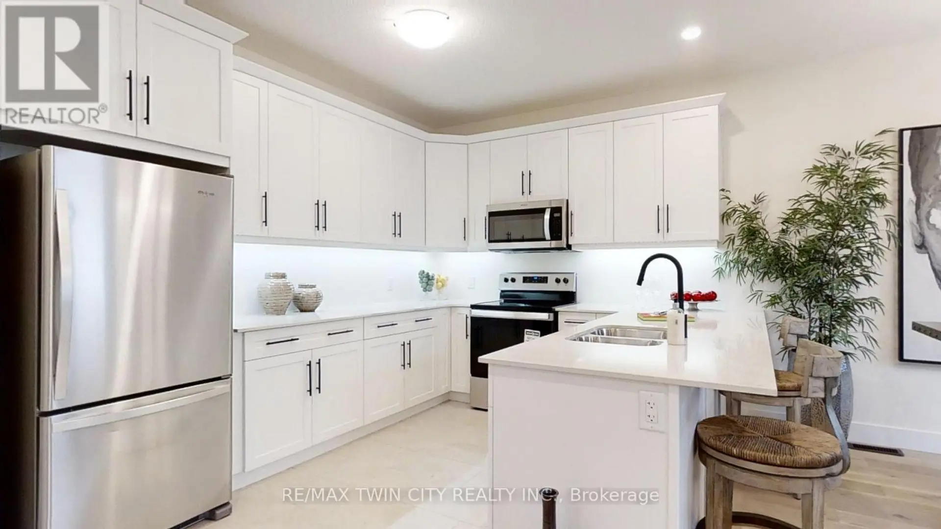 9 CHRISTOPHER COURT - Image 4