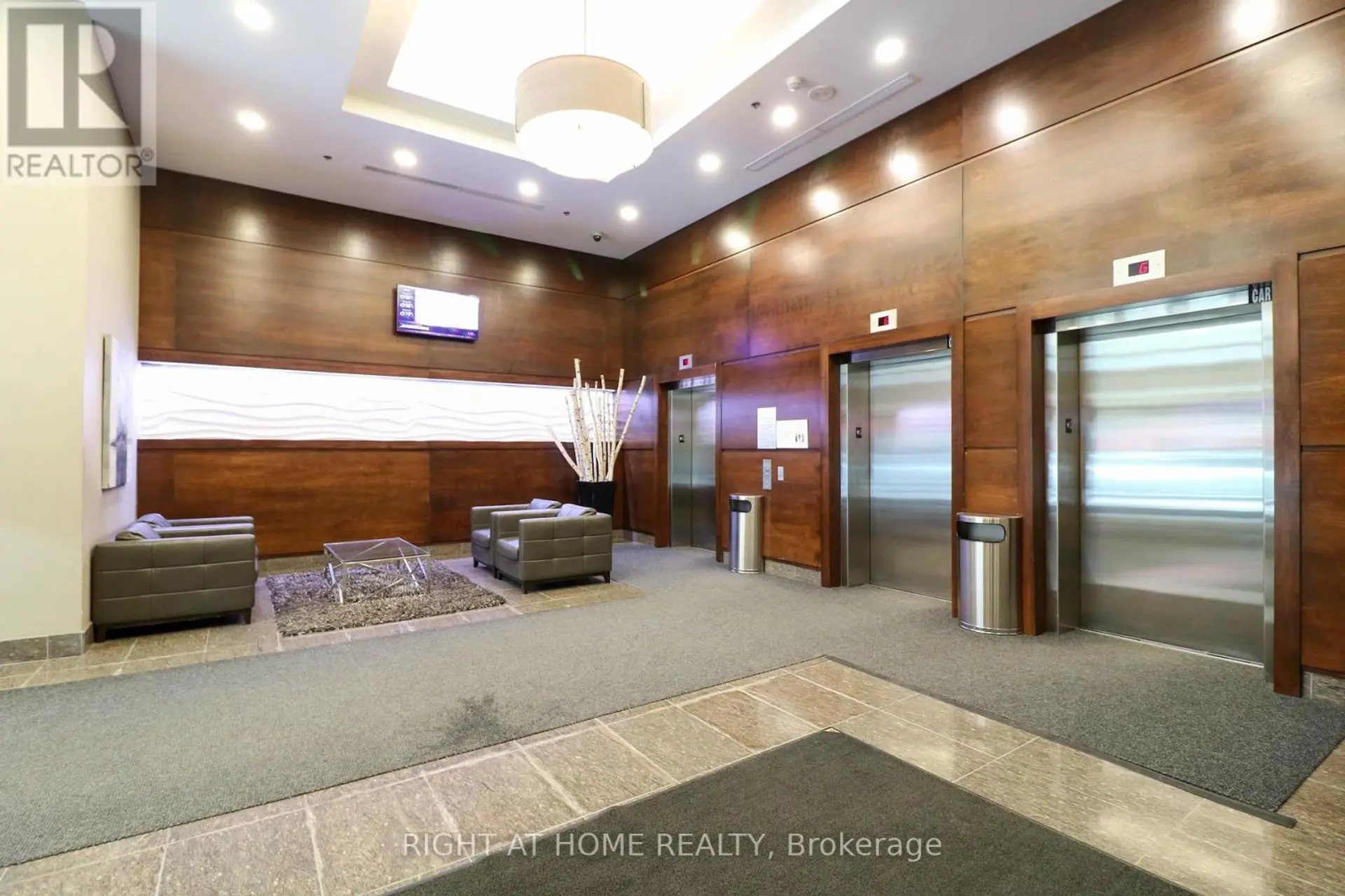 #810 238 BESSERER STREET - Image 13