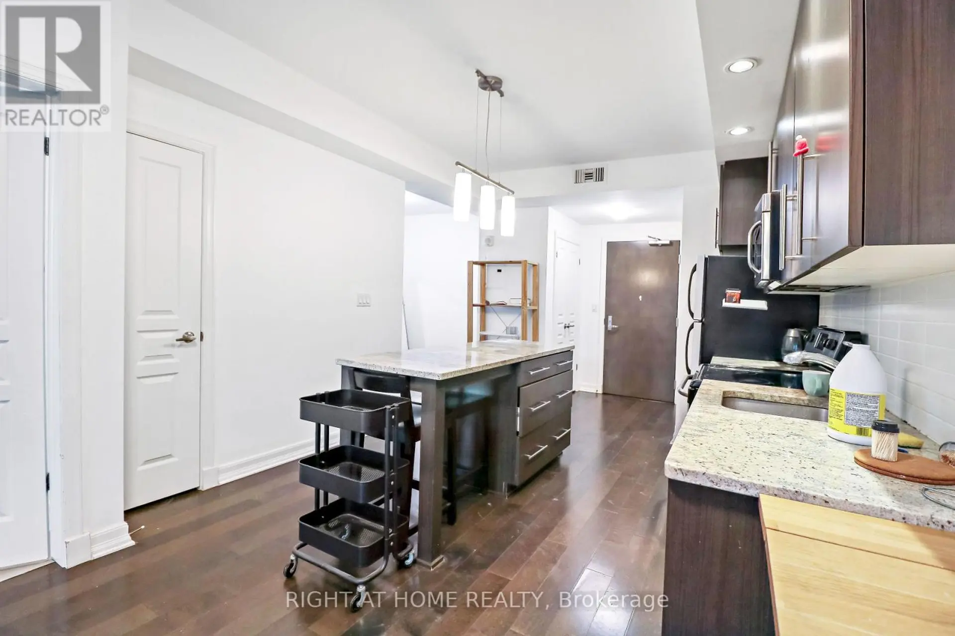 #810 238 BESSERER STREET - Image 7