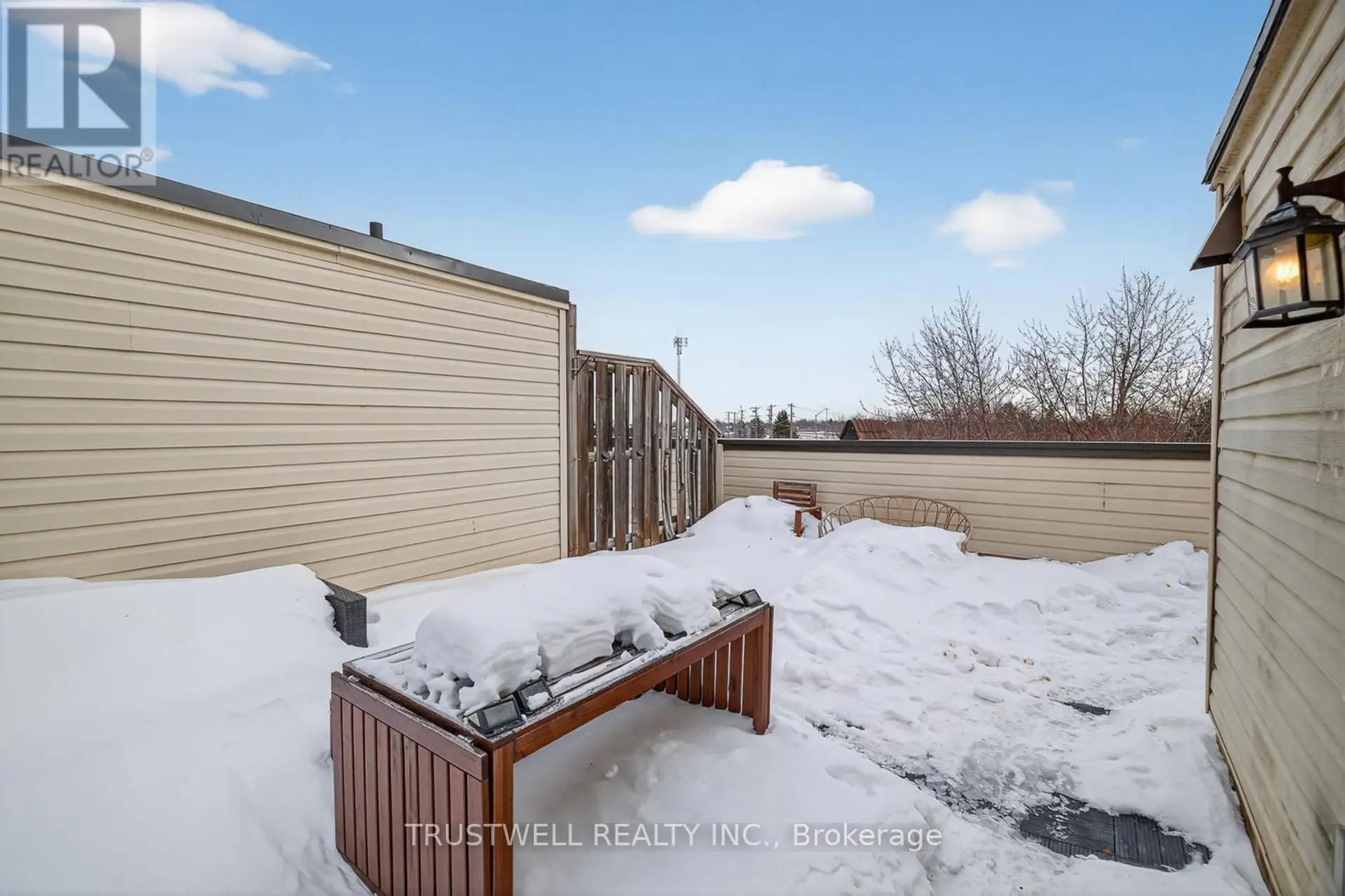 #298 306 JOHN STREET - Image 17