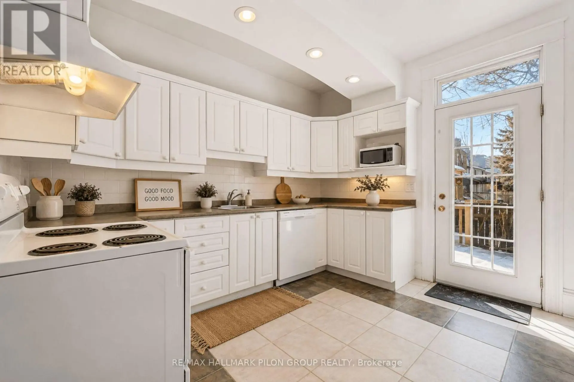 132 BEAUSOLEIL DRIVE - Image 6