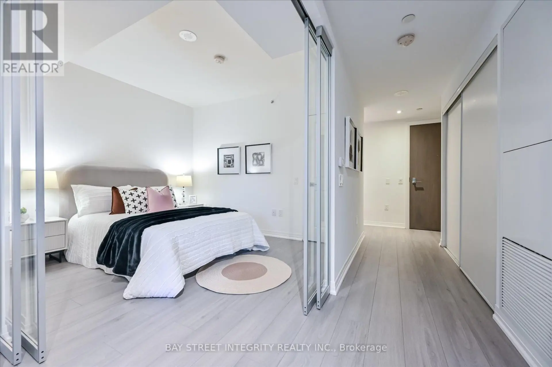 #311 251 JARVIS STREET - Image 4