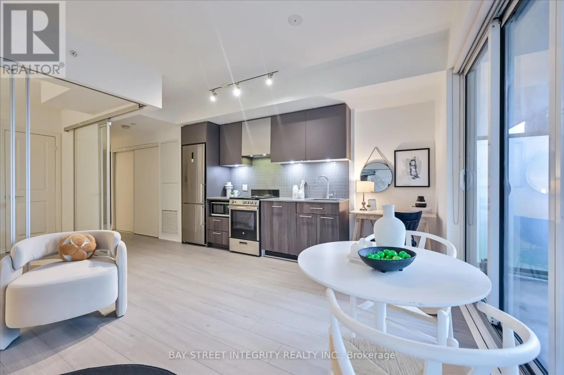 #311 251 JARVIS STREET - Image 8