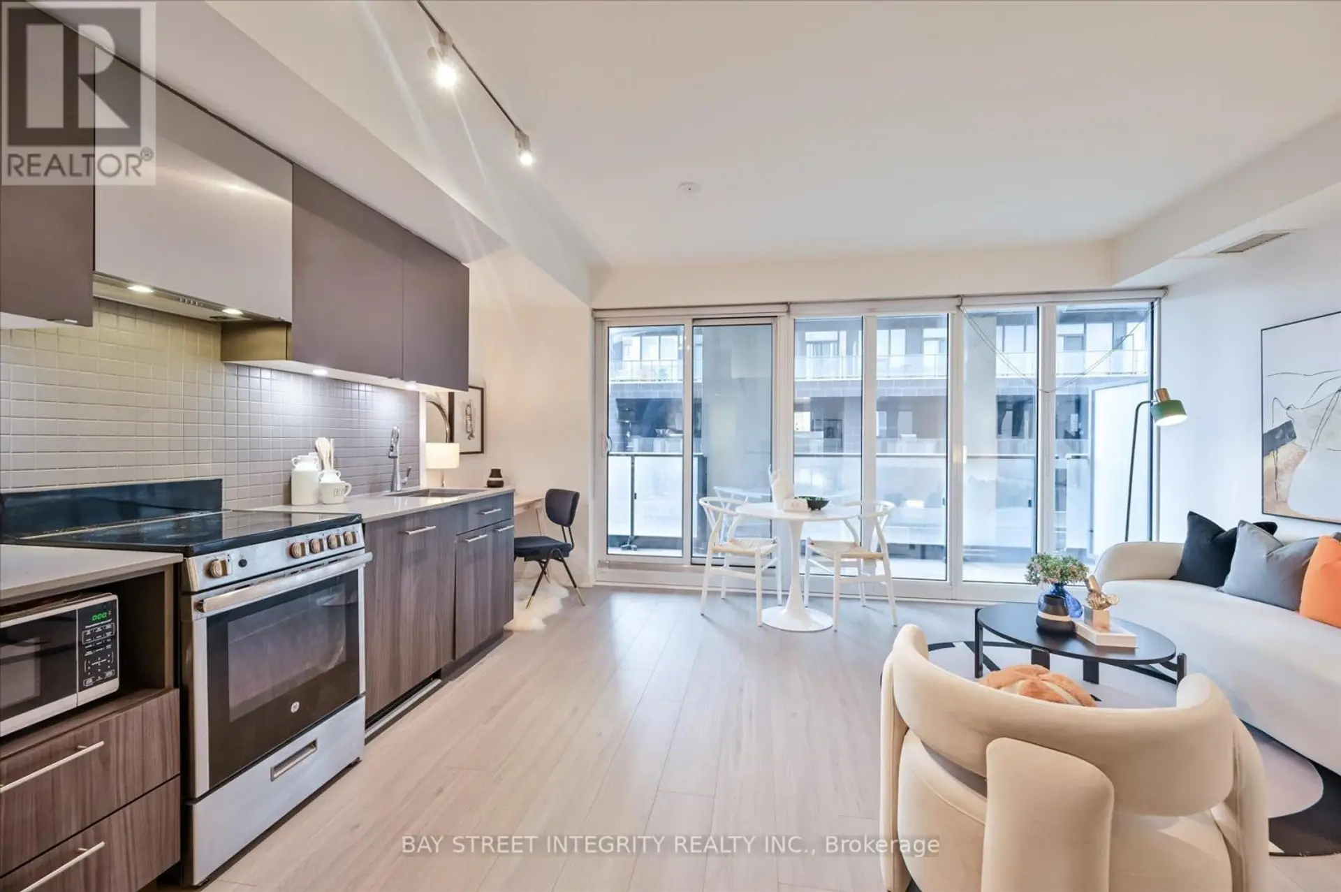 #311 251 JARVIS STREET - Image 9