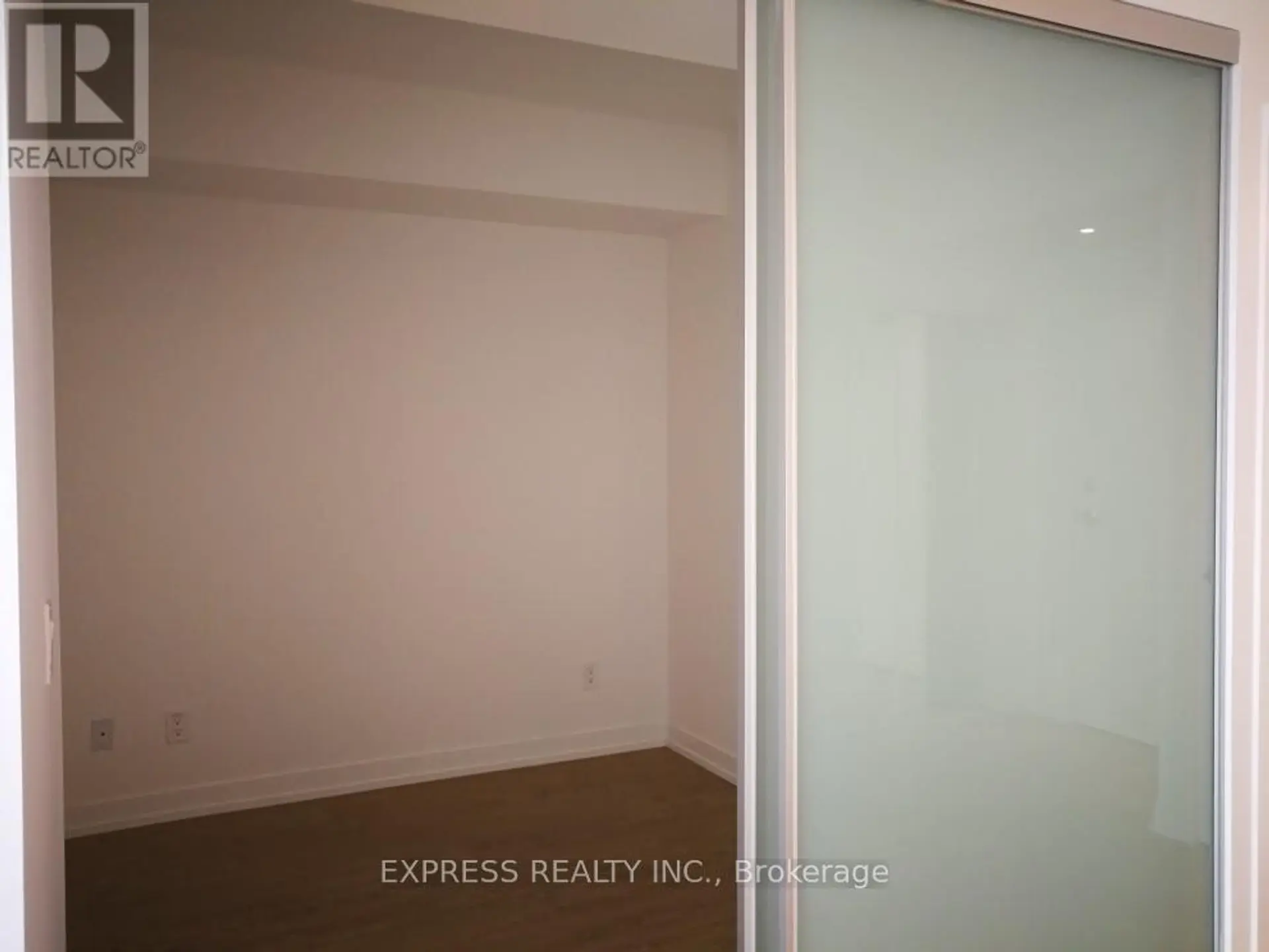 #4207 85 WOOD STREET - Image 8