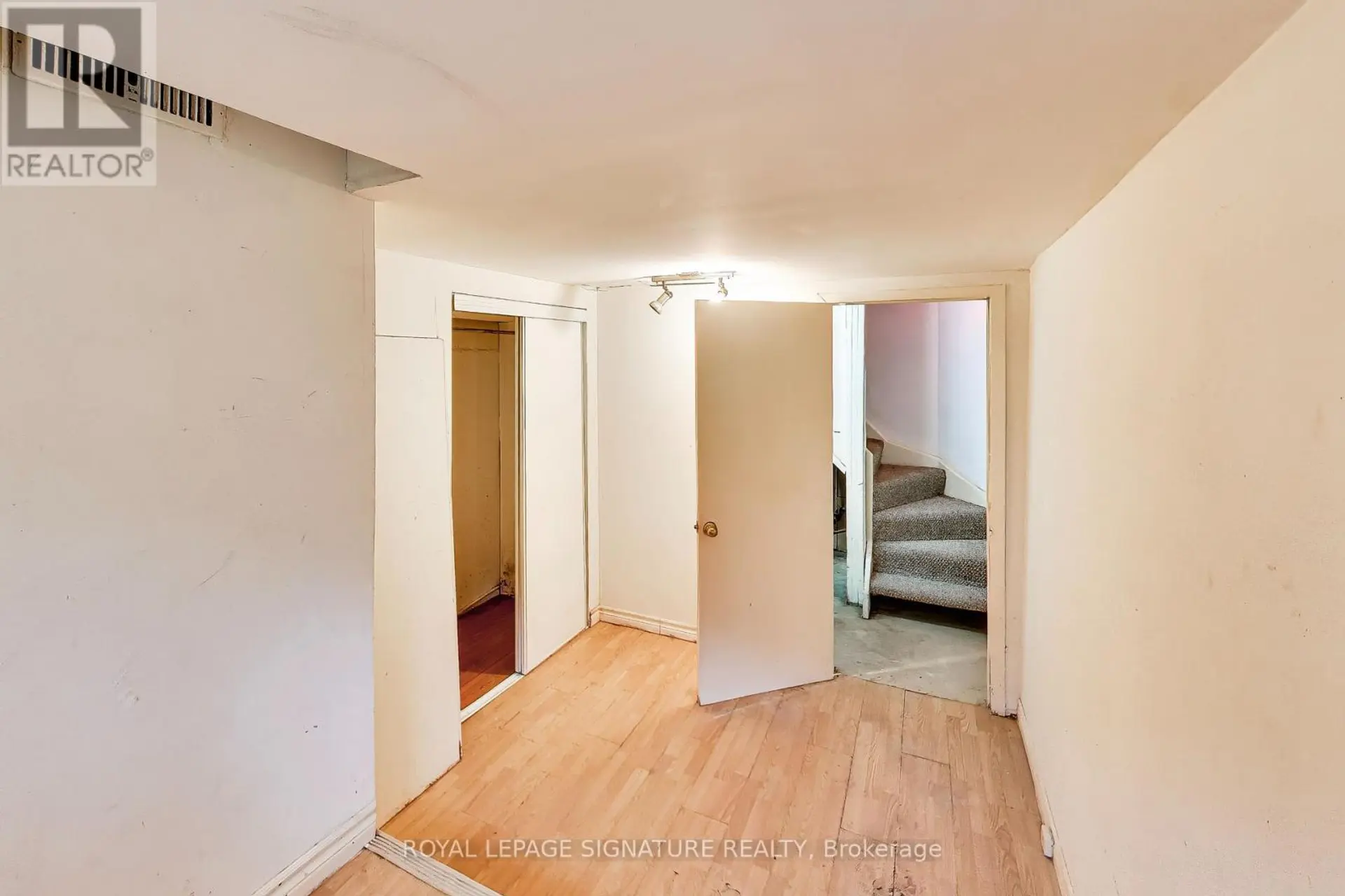 #18 325 JARVIS STREET - Image 16