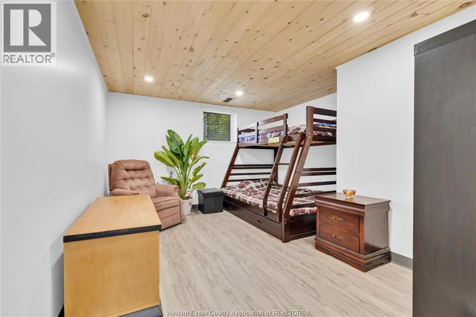 2456 RANDOLPH - Image 8