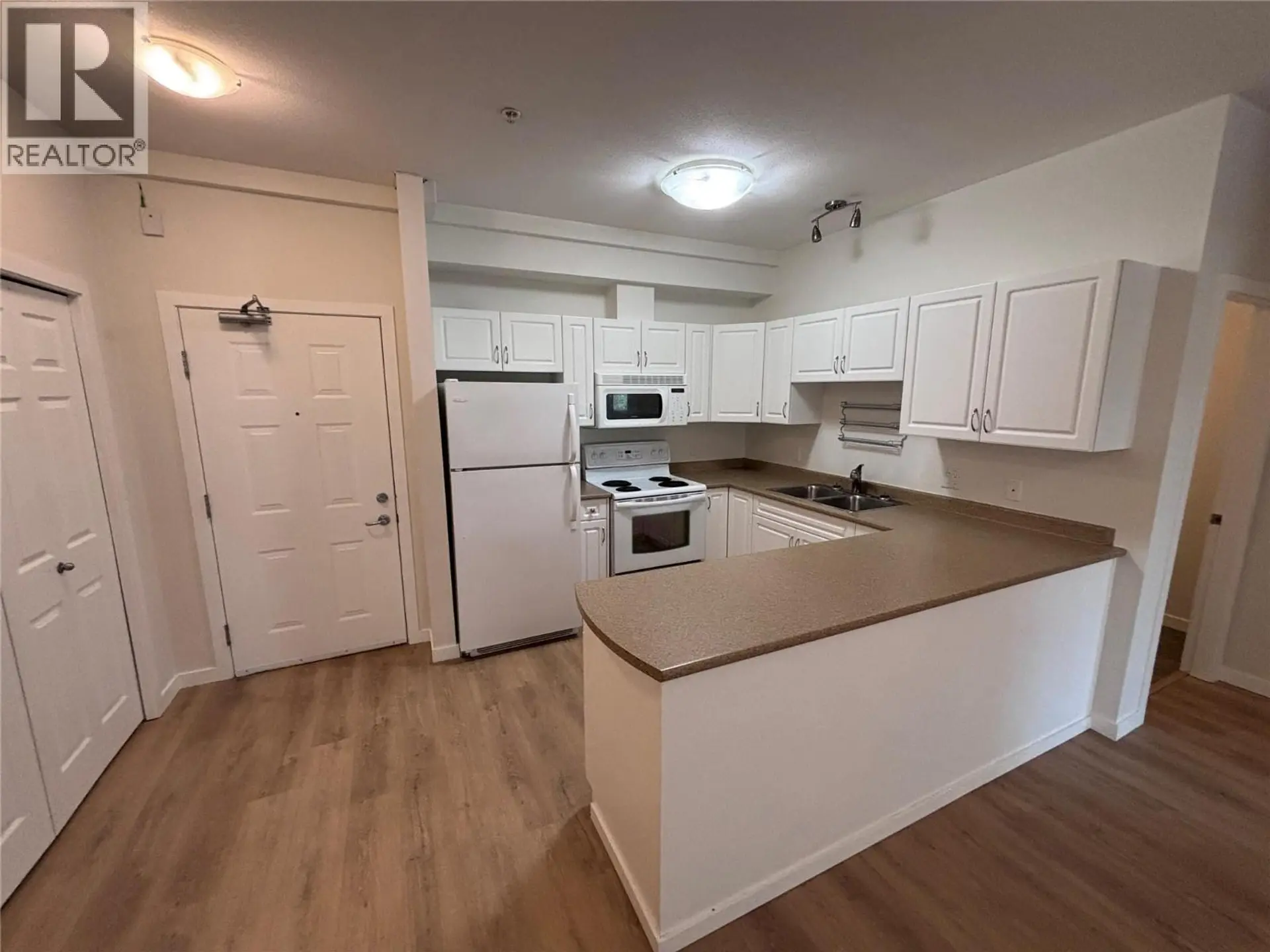 #210 778 Rutland Road N - Image 3