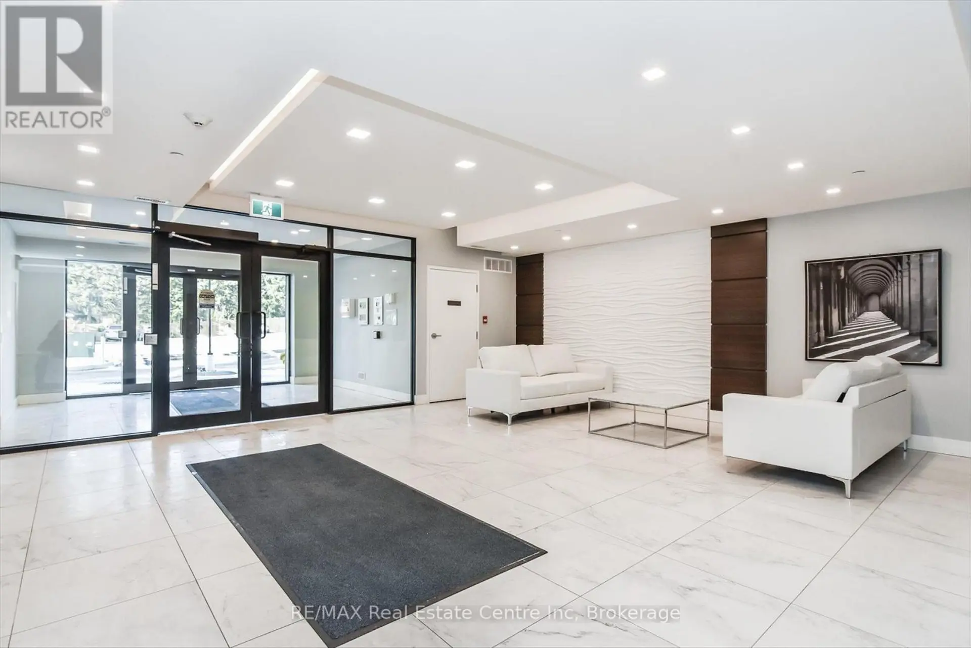 #210 1280 GORDON STREET - Image 3