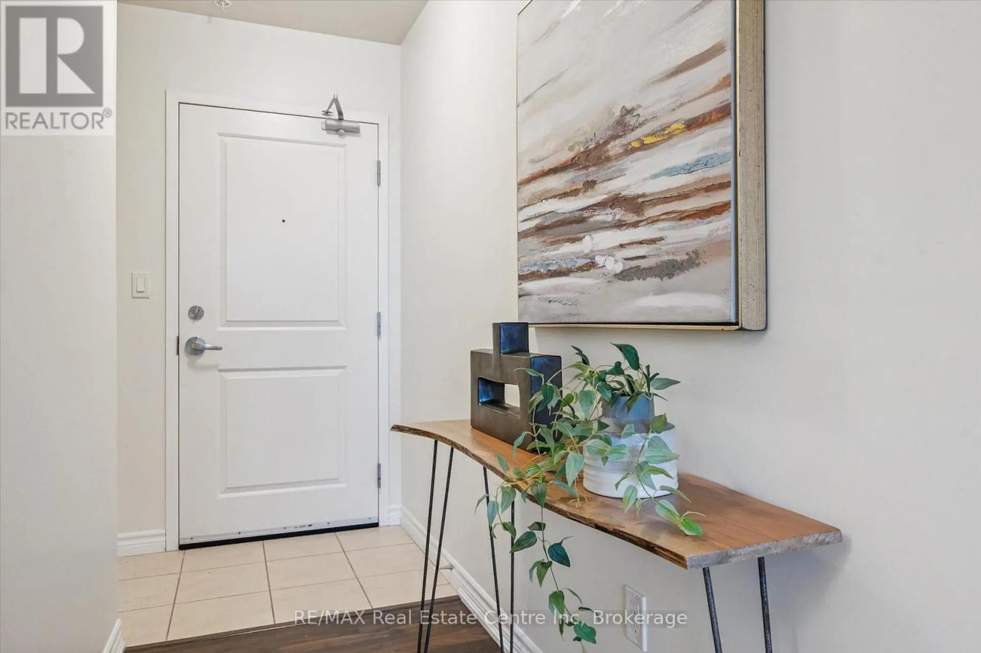 #210 1280 GORDON STREET - Image 4