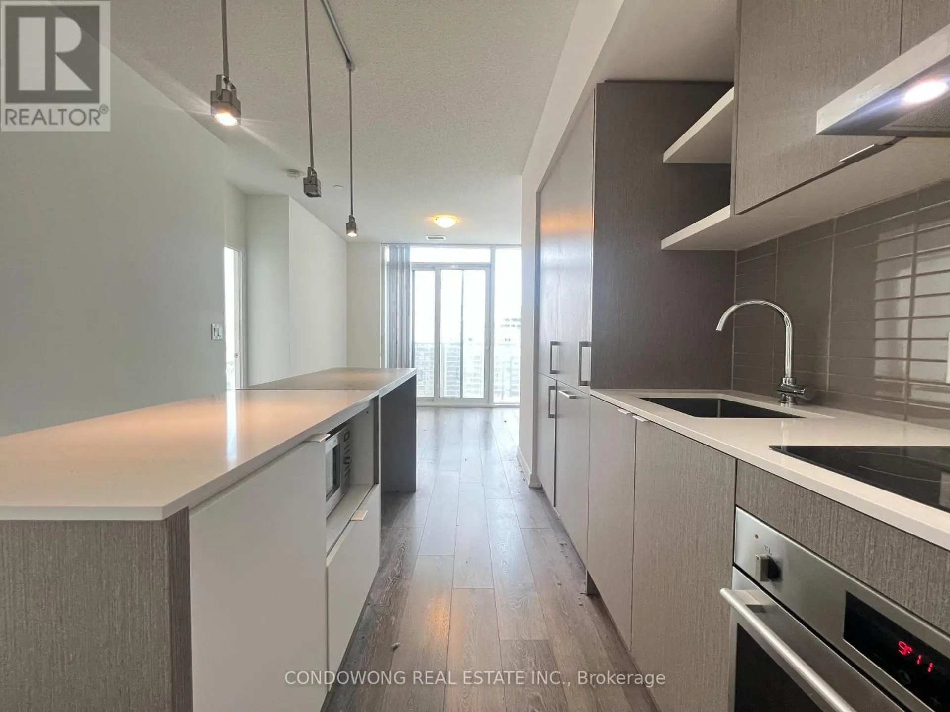 #4905 100 HARBOUR STREET - Image 1