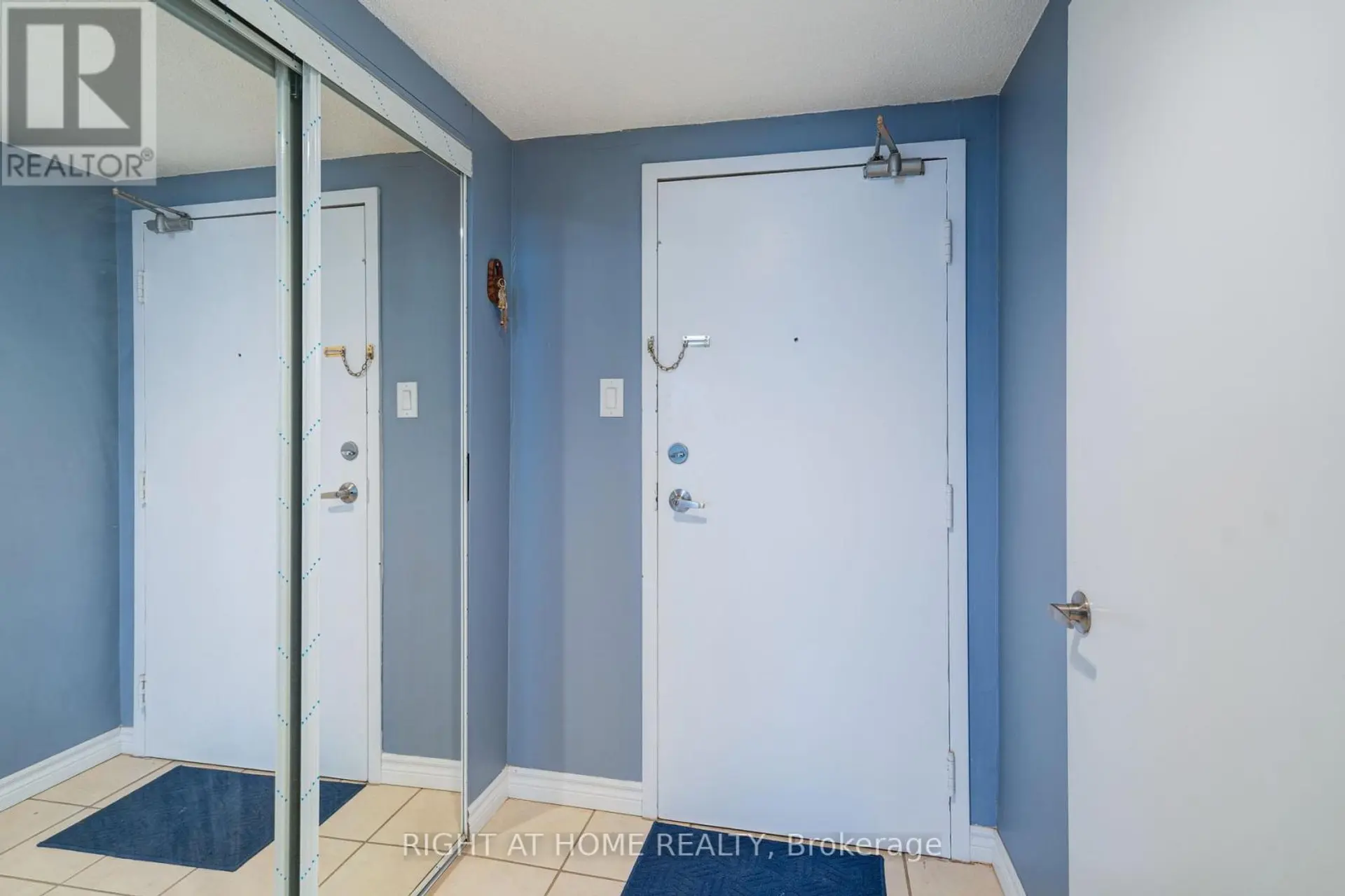 #1005 15 SEWELLS ROAD - Image 2