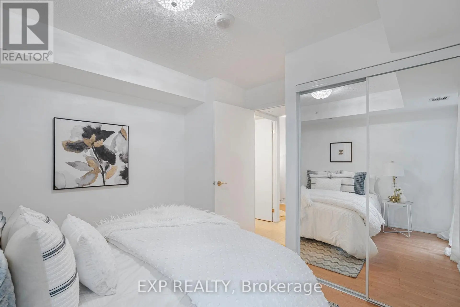 #729 830 LAWRENCE AVENUE W - Image 11
